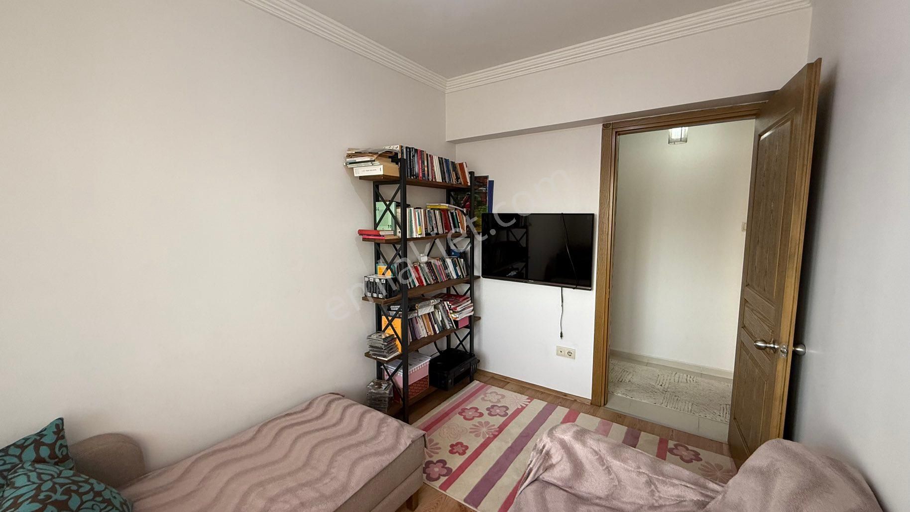 Bayraklı’da Geniş Metrajlı Merkezi Konumda 3+1 Modern Daire - Görsel 24