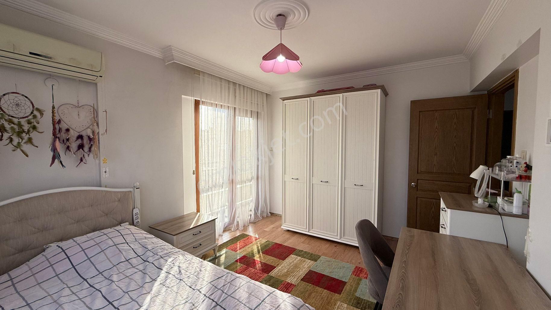 Bayraklı’da Geniş Metrajlı Merkezi Konumda 3+1 Modern Daire - Görsel 16