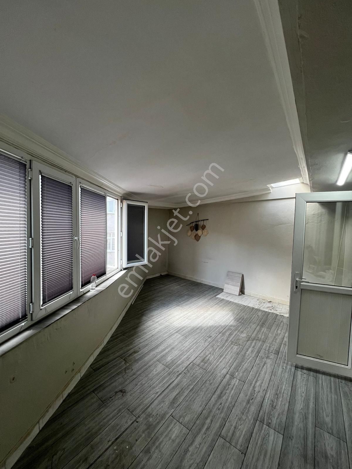 Özgür İnşaat Barbaros Hayrettin Paşa Mah'de 2+1 Temiz Çatı Katı Senelik Kiralık Daire - Görsel 5