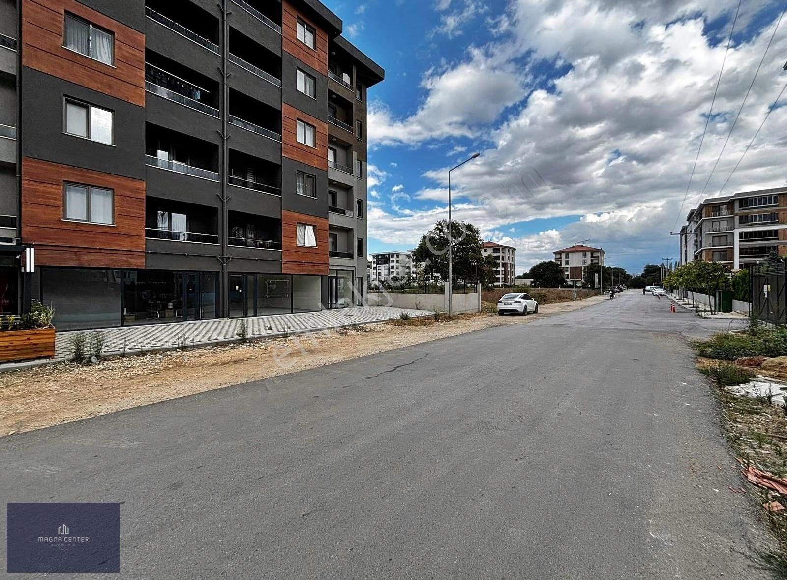 Magna'dan Parlayan Yıldız Kayapa'da Satılık Dükkan - Görsel 9