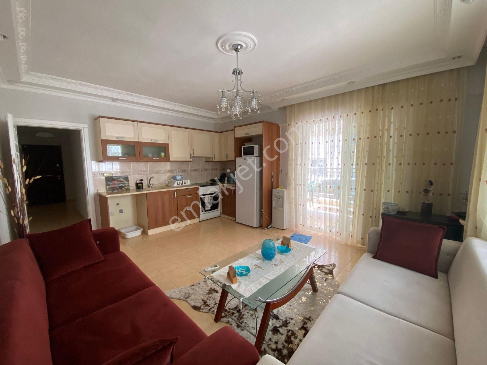 Altınkum Mahallesinde Denize Yürüme Mesafesinde,site İçinde,havuzlu Eşyalı,2+1 Satılık Daire - Görsel 7