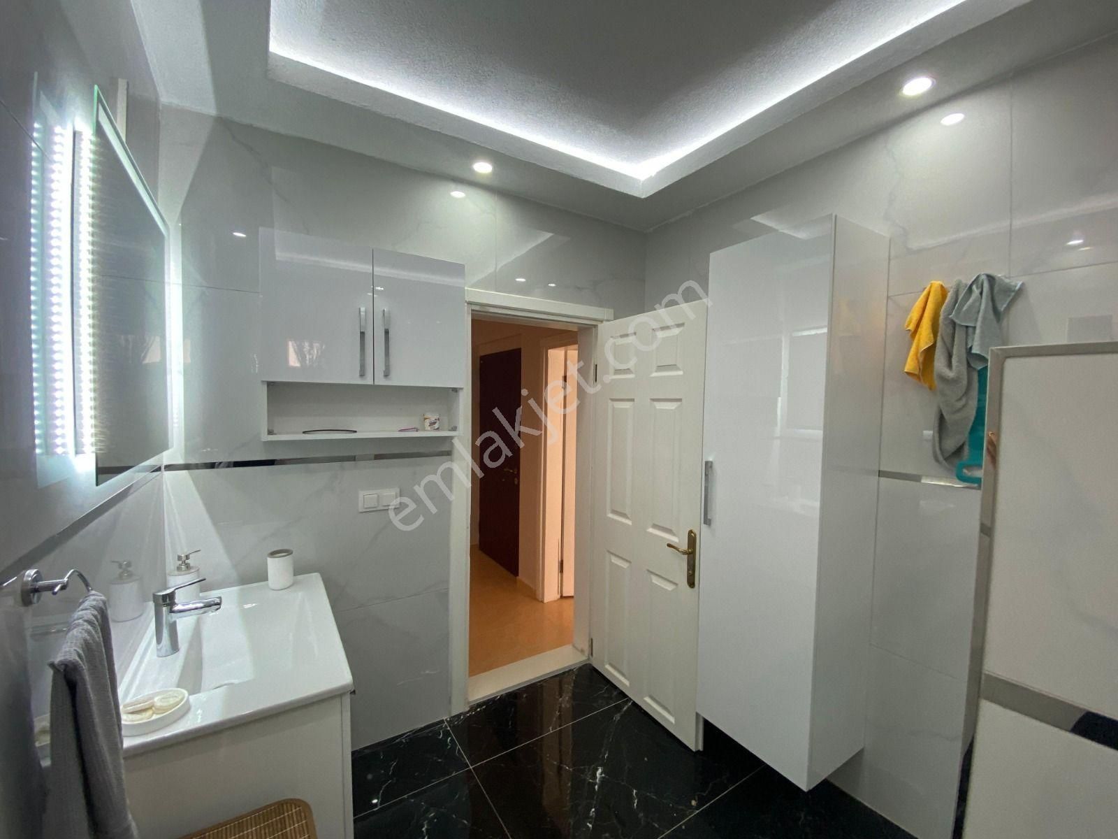 Altınkum Mahallesinde Denize Yürüme Mesafesinde,site İçinde,havuzlu Eşyalı,2+1 Satılık Daire - Görsel 17