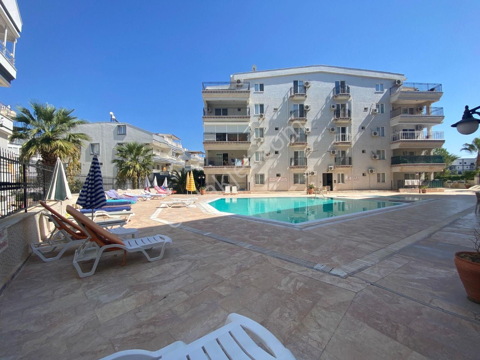 Altınkum Mahallesinde Denize Yürüme Mesafesinde,site İçinde,havuzlu Eşyalı,2+1 Satılık Daire - Görsel 13