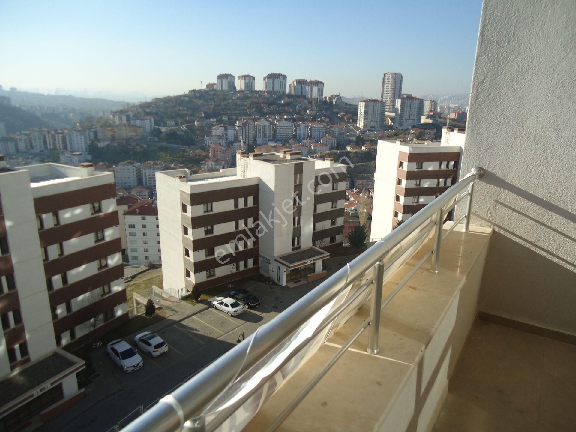 Krc'den Manzaralı Merkezi Konumda Katta Kiralık 3+1 Daire - Görsel 22
