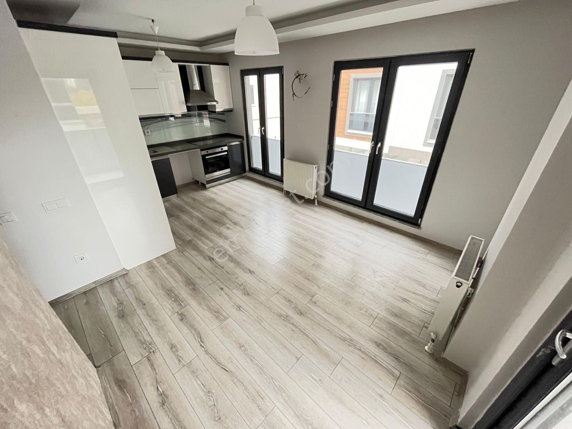 Sezgin Emlaktan Siteiçi Havuzlu Güvenlikli Kiralık 1+1 Lüx Daire - Görsel 13