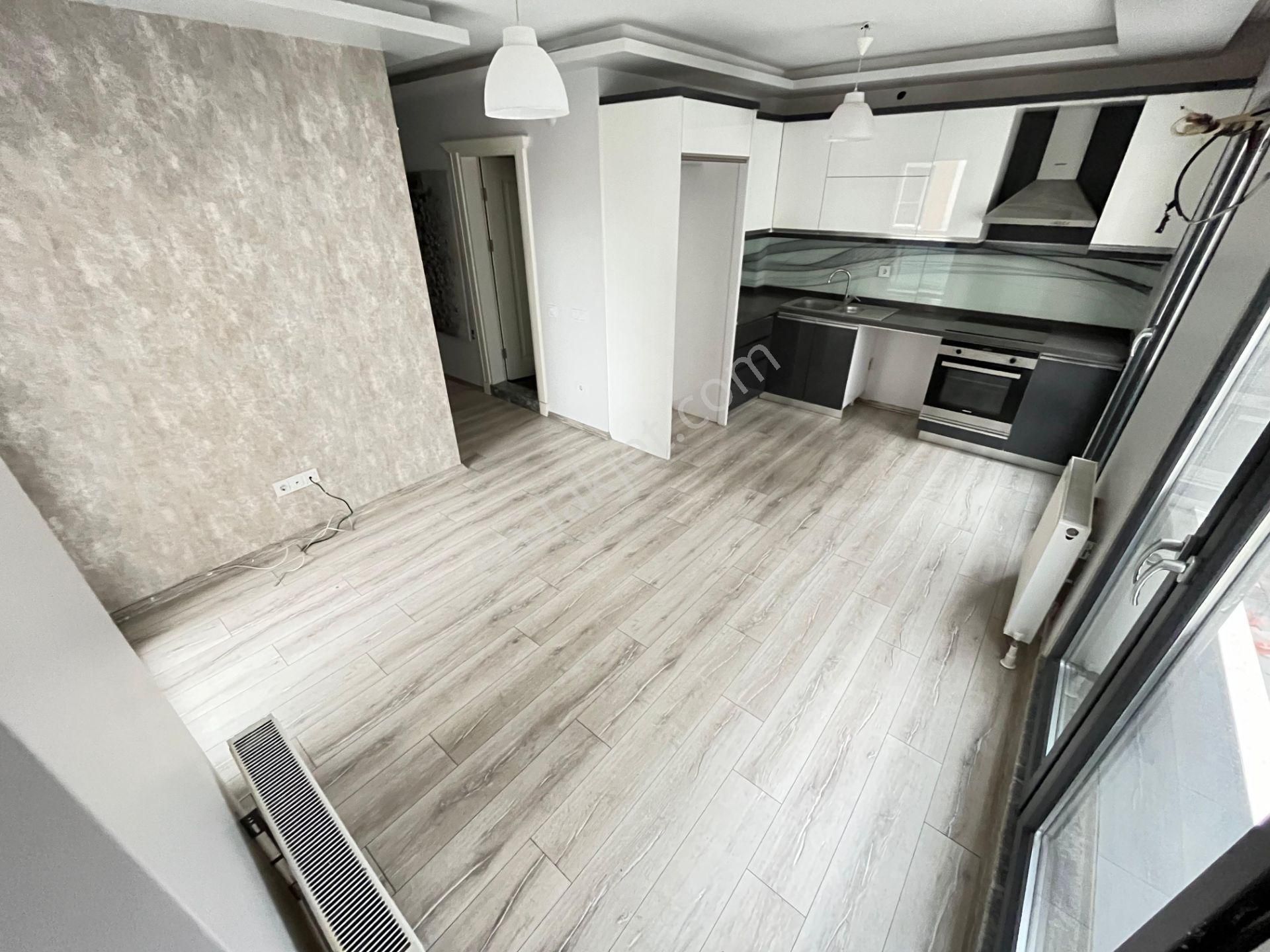 Sezgin Emlaktan Siteiçi Havuzlu Güvenlikli Kiralık 1+1 Lüx Daire - Görsel 14