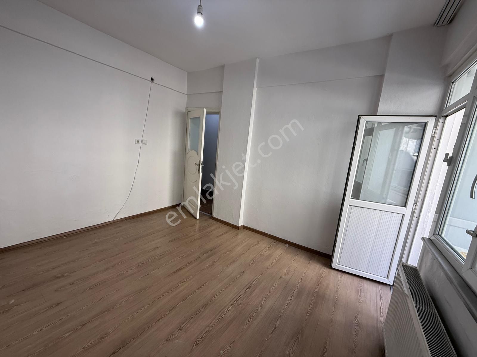 Remax Ekspres'den Fatih Mahallesinde 2+1 Kiralık Daire - Görsel 12