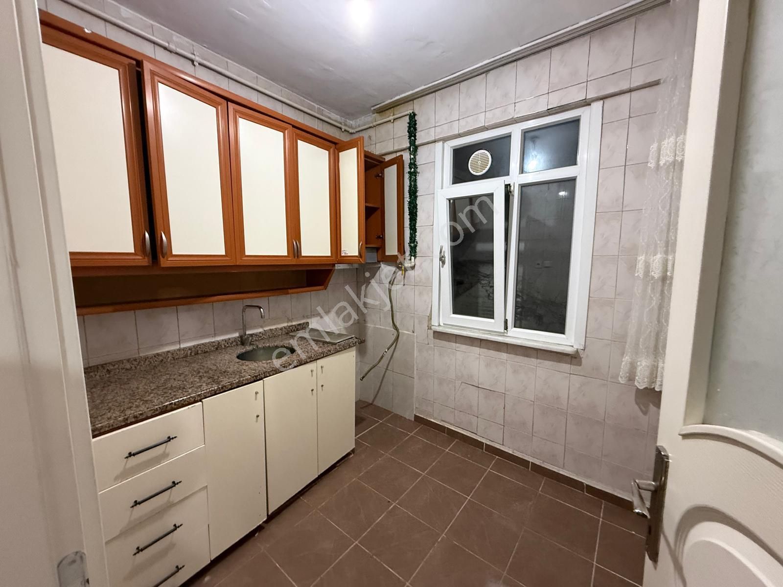 Remax Ekspres'den Fatih Mahallesinde 2+1 Kiralık Daire - Görsel 4