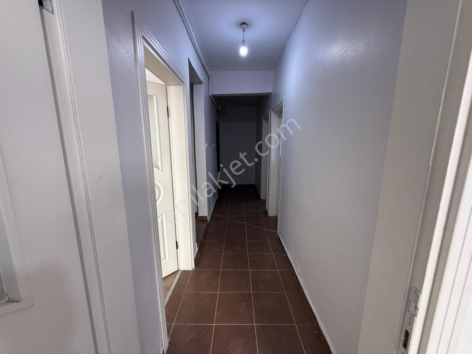 Remax Ekspres'den Fatih Mahallesinde 2+1 Kiralık Daire - Görsel 7