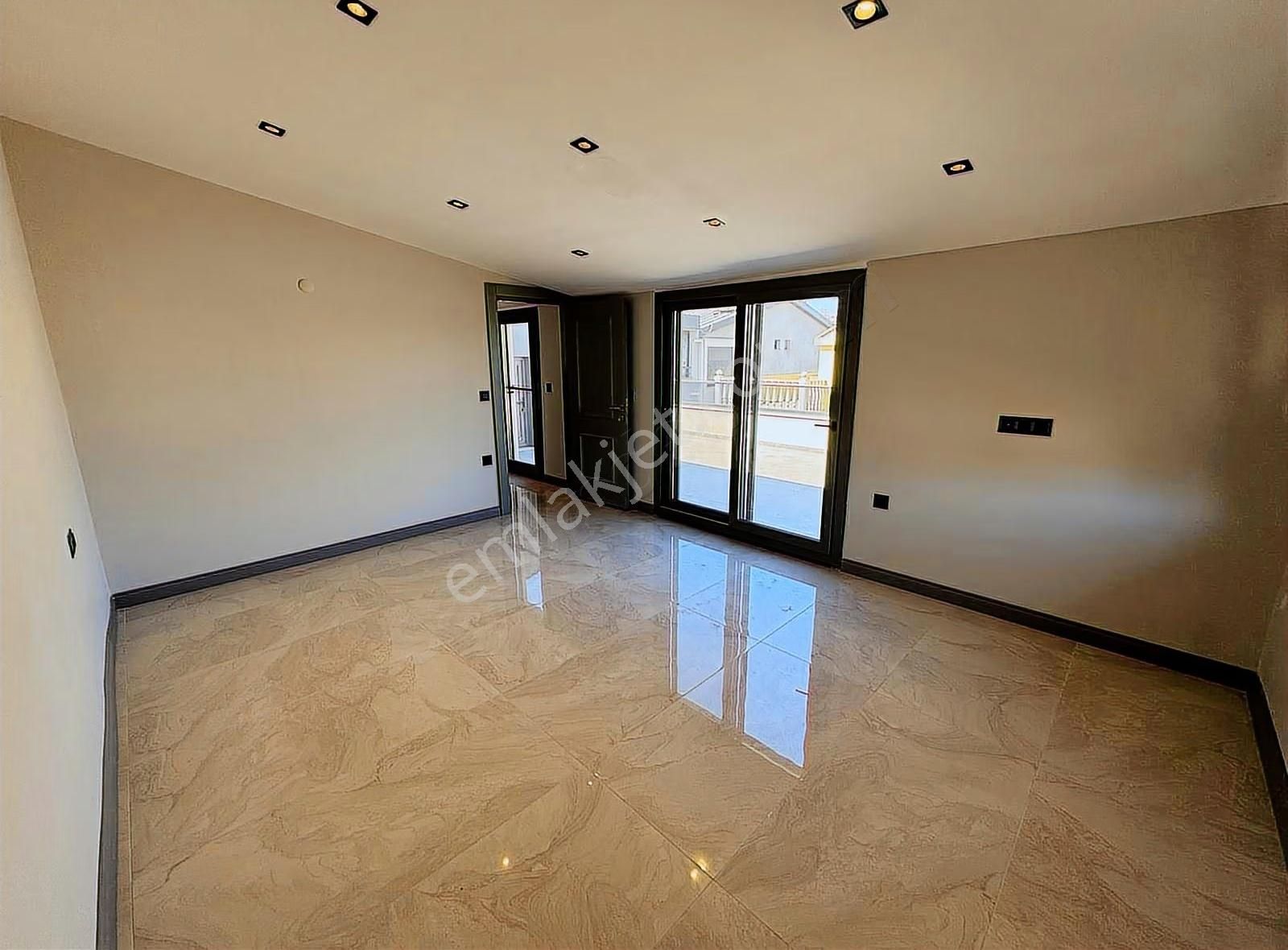 Didim Mersindere'de Sahile 2dk Deniz Manzaralı 150m2 Villa - Görsel 14