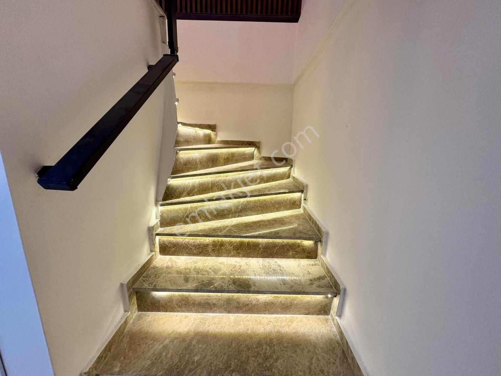 Didim Çamlık Mah.4lü Lüks Villa - Görsel 13