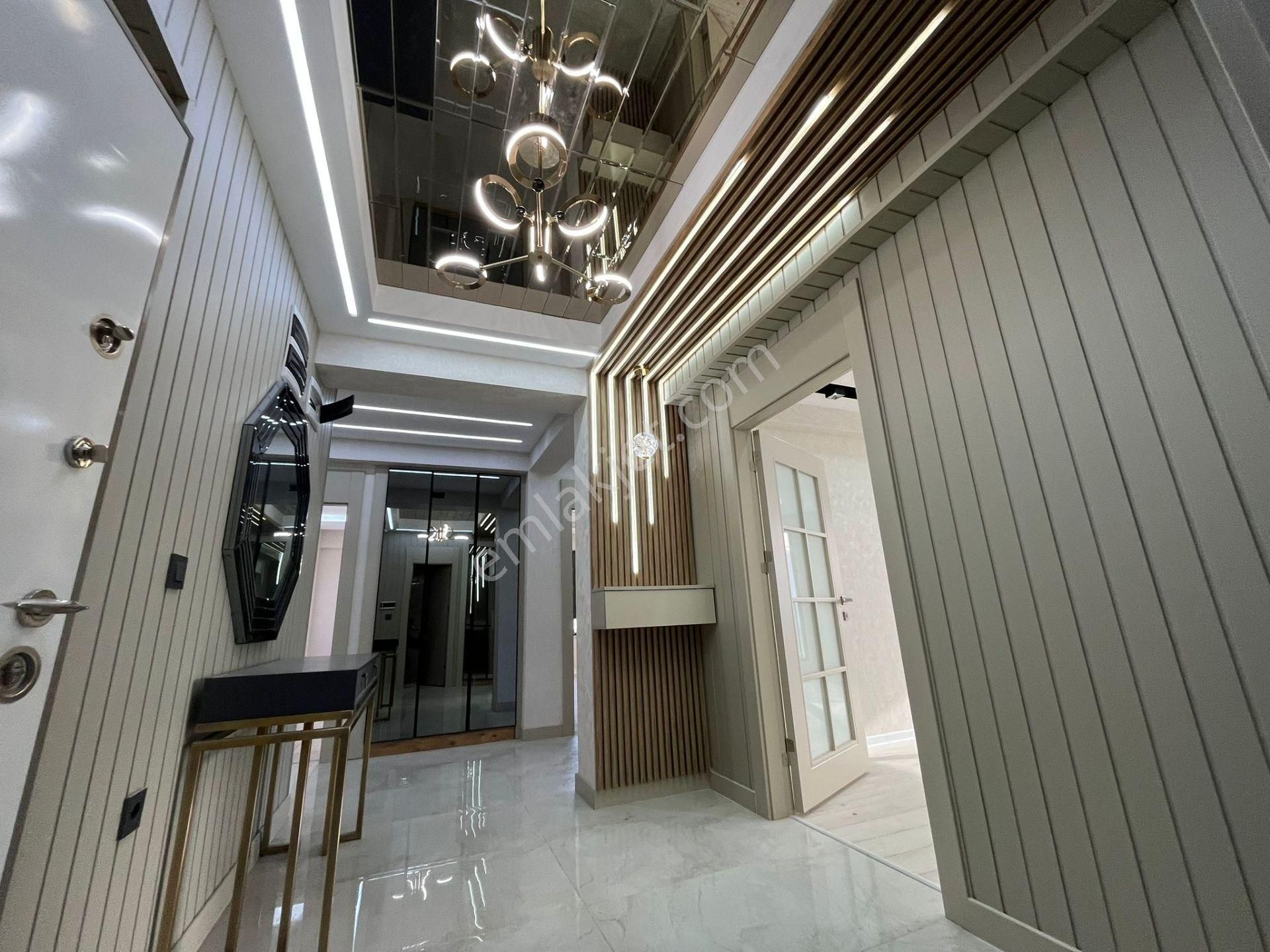 Karakaya'da Katta Full Lüx Yapılı Ebeyn Banyolu 4+1 Daire - Görsel 12