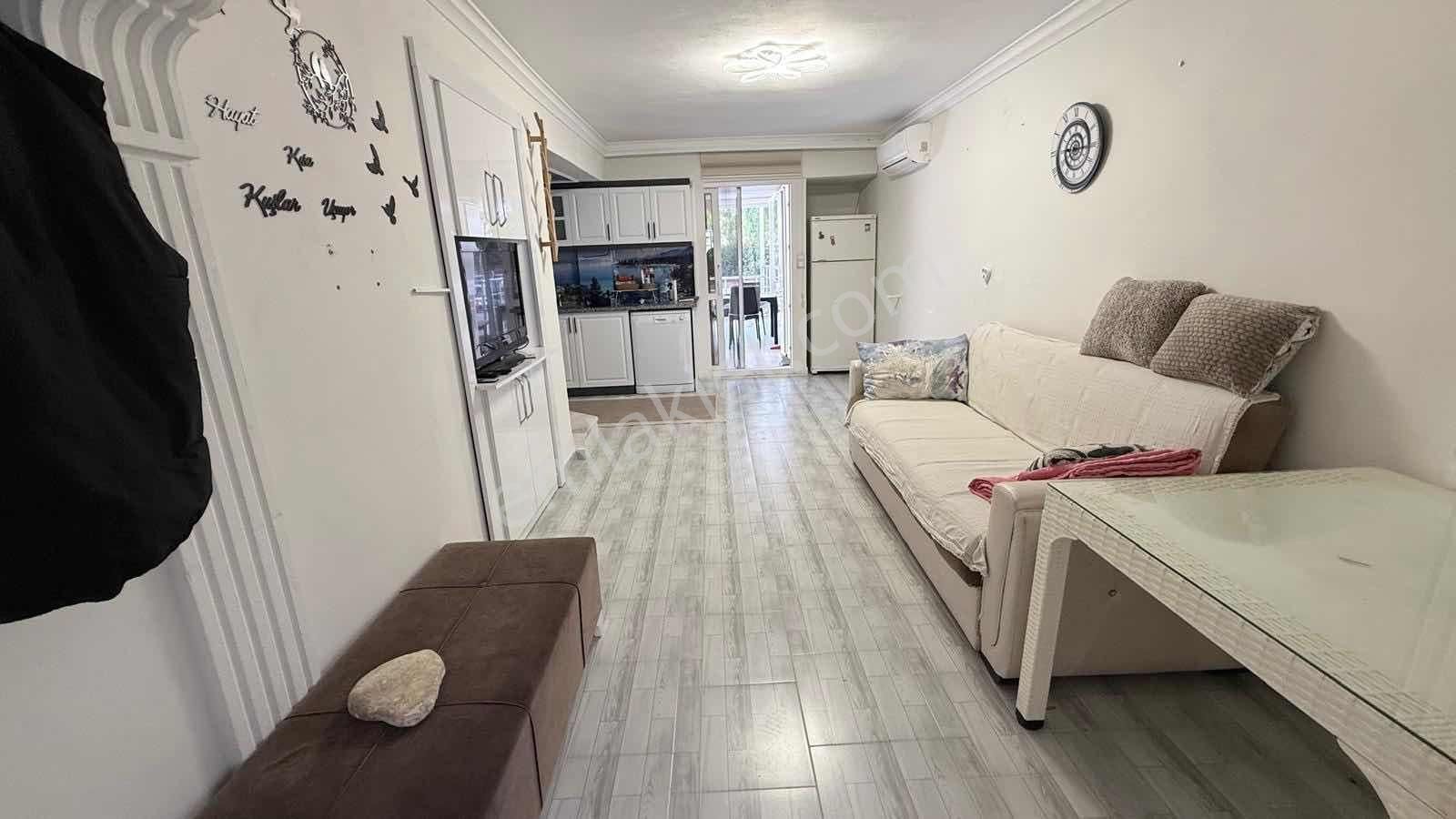 Didim Akbük'te Denize Sıfır Site İçerisinde 3+1 Eşyalı Yazlık - Görsel 11