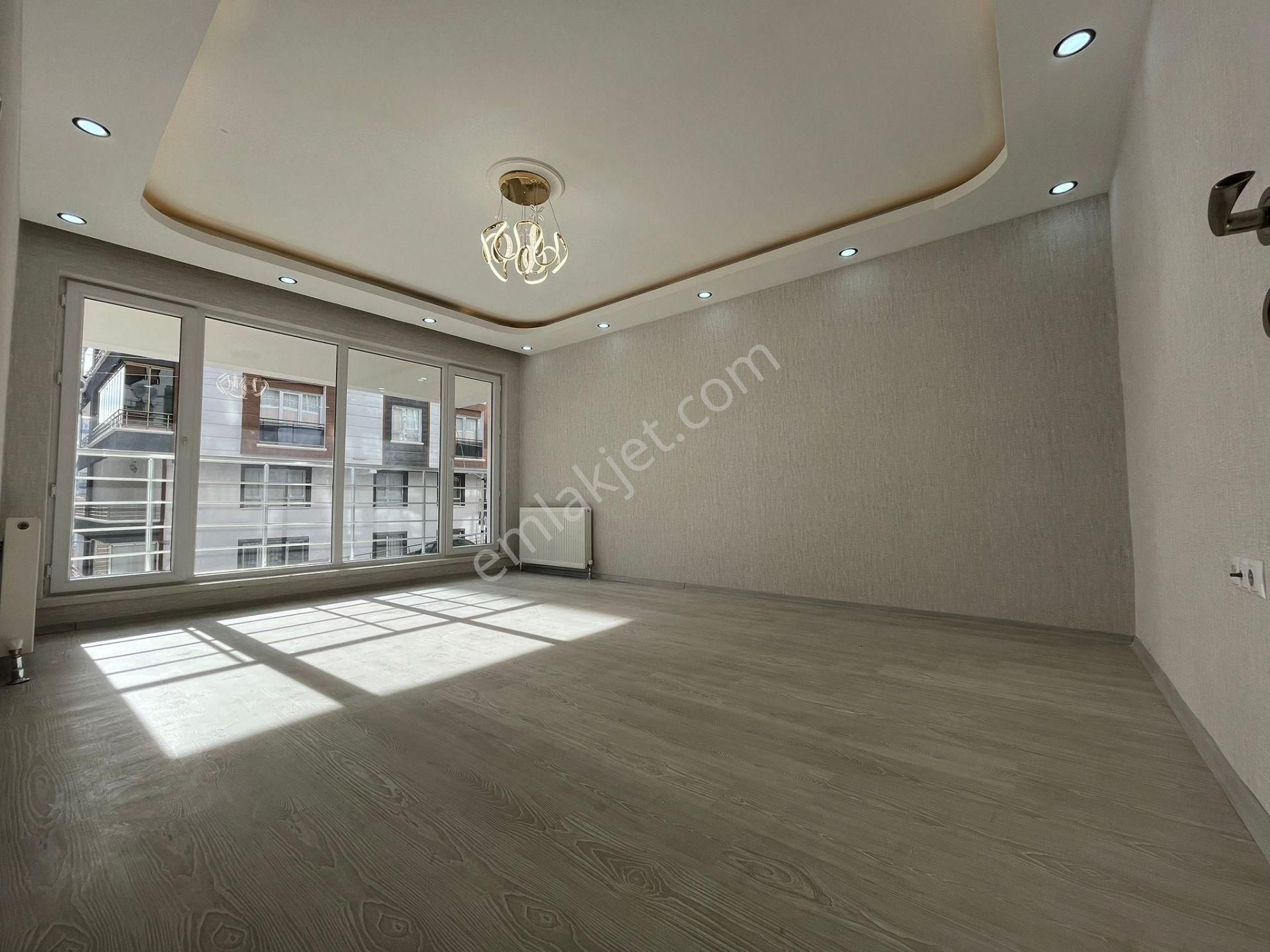 Karakaya Merekez'de Katta Full Lüx Yapılı Ebeyn Banyolu 3+1 Daire