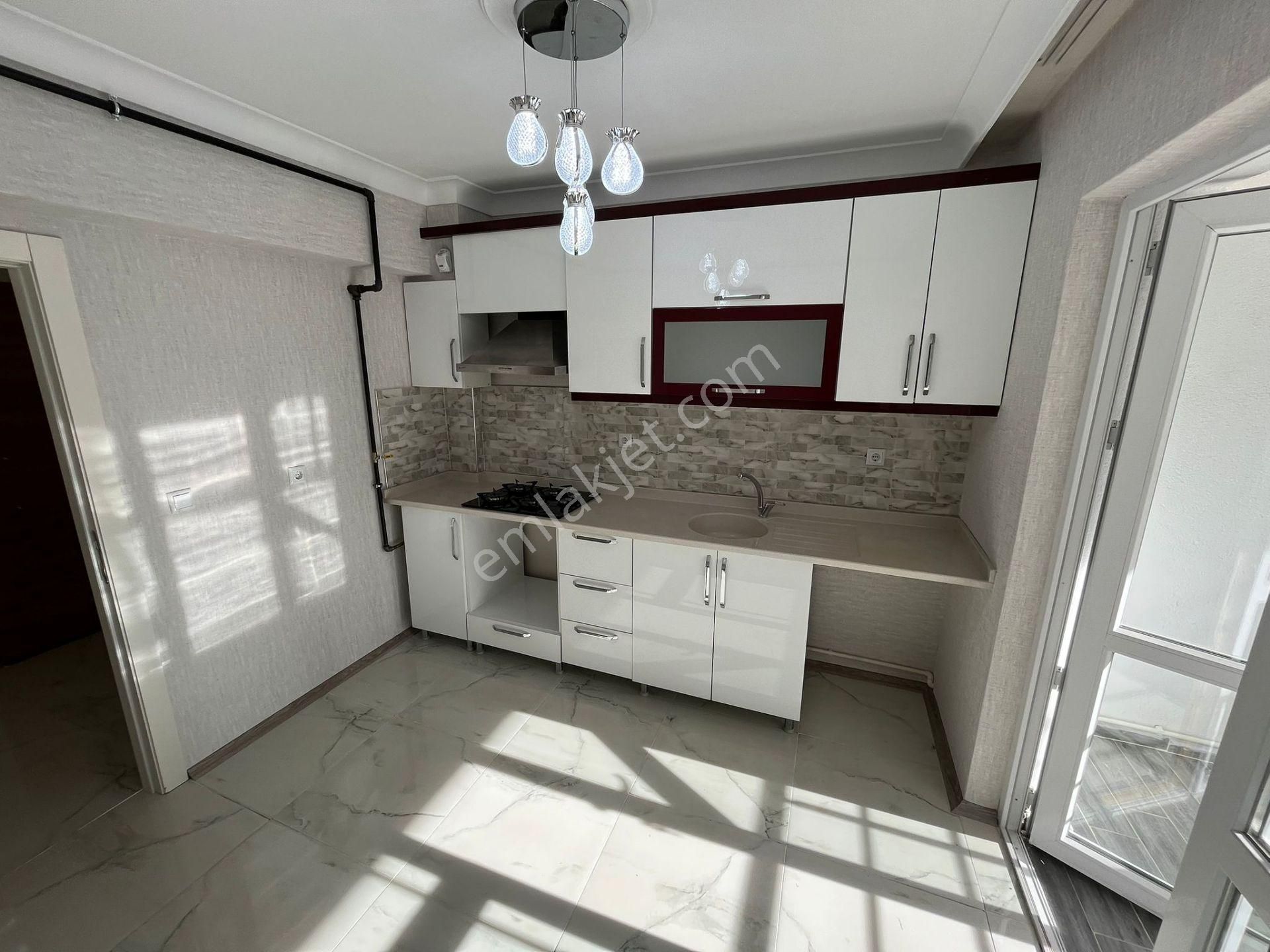 Karakaya Merekez'de Katta Full Lüx Yapılı Ebeyn Banyolu 3+1 Daire - Görsel 25