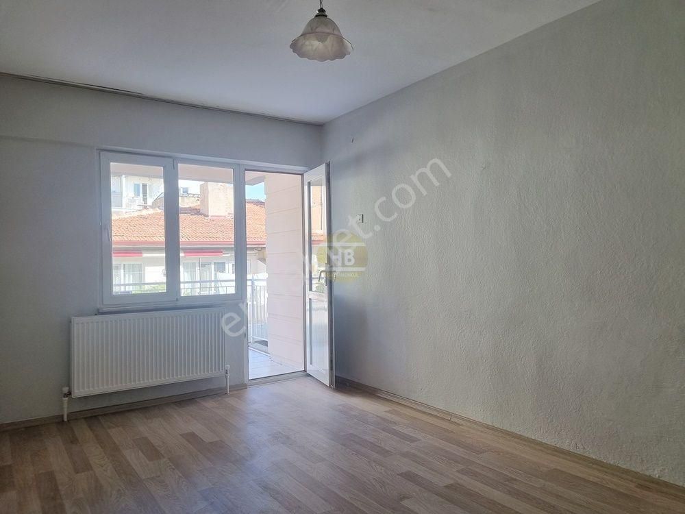 Hb'den 3+1 Kiralık Daire, Cumhuriyet Mah'de Doğalgazlı Ara Kat - Görsel 6