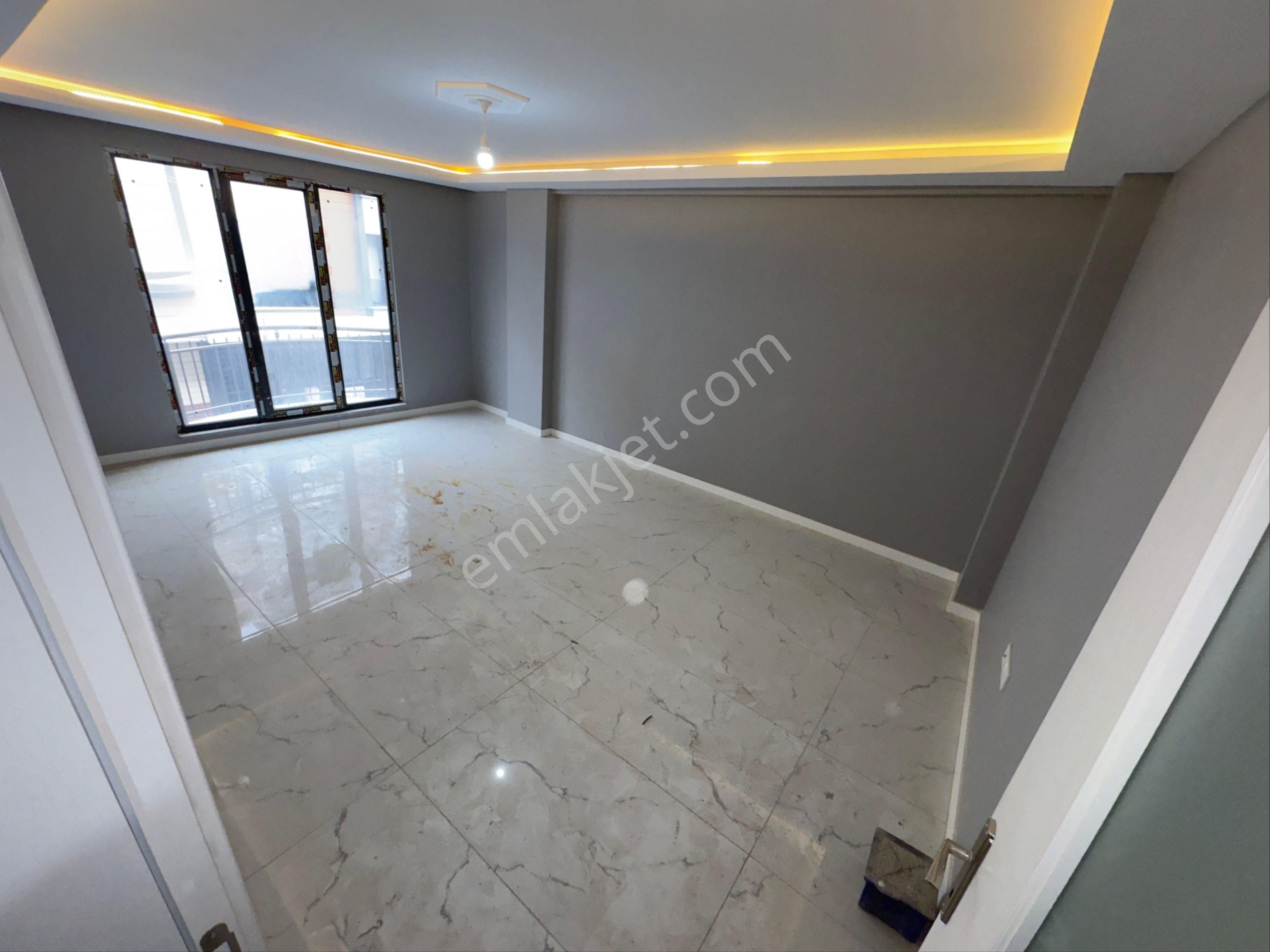 Zafer Yapıdan Satılık Ortakat Daire 1.kat 3+1 130m2 Ebeveyn Banyolu İstanbul Sultangazi Cebeci Mahde - Görsel 3