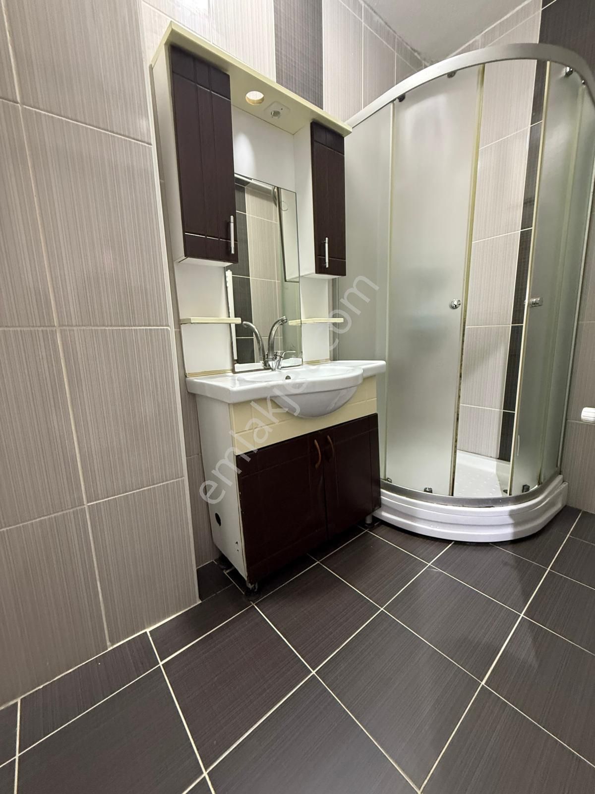 Meydana Yakın Müstakil Bahçe Kullanımlı Kiralık Daire!!! - Görsel 4