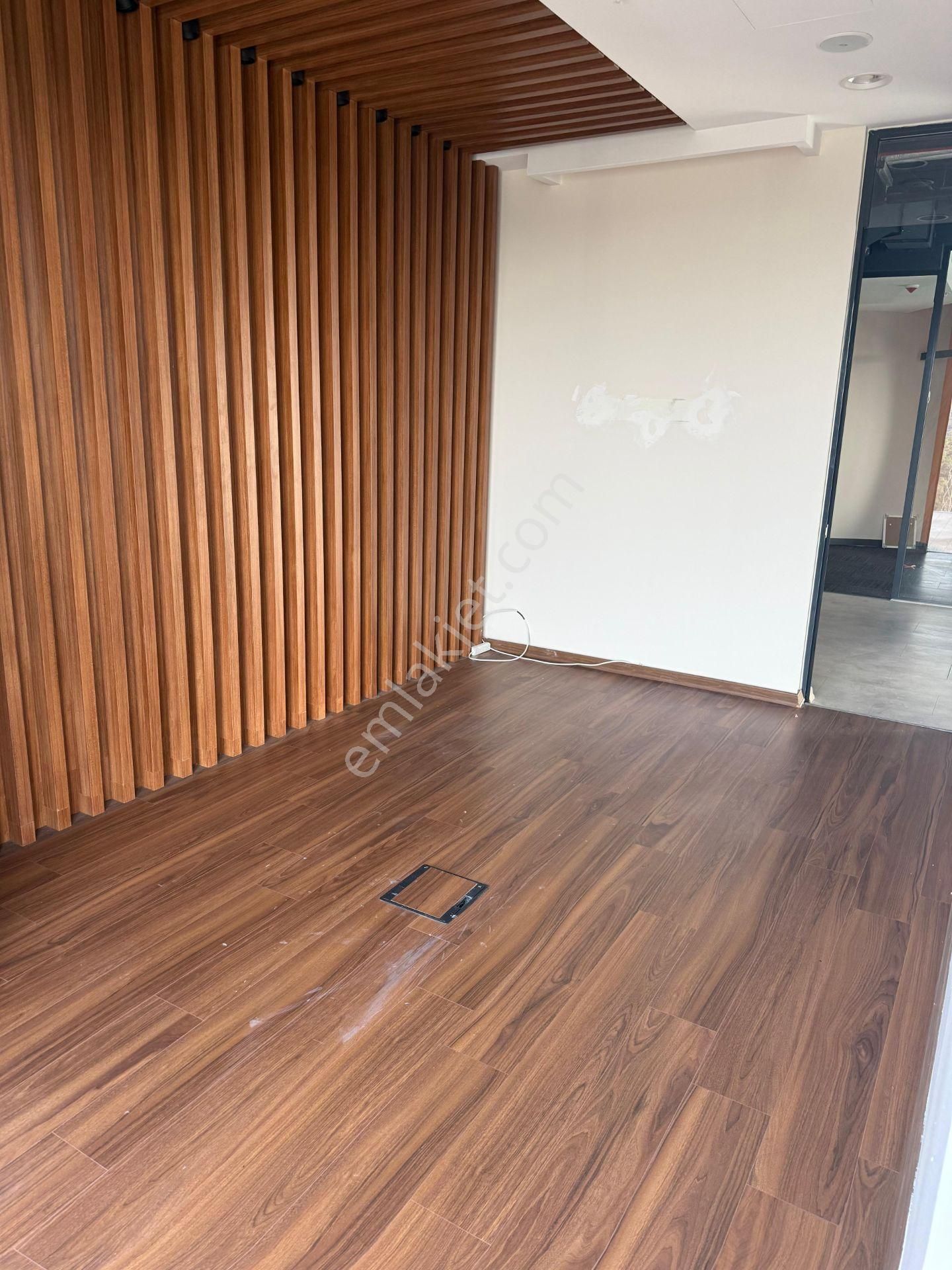 Kiralık Ofis Skyland'te Balkonlu Prestijli Remax Astyle - Görsel 5