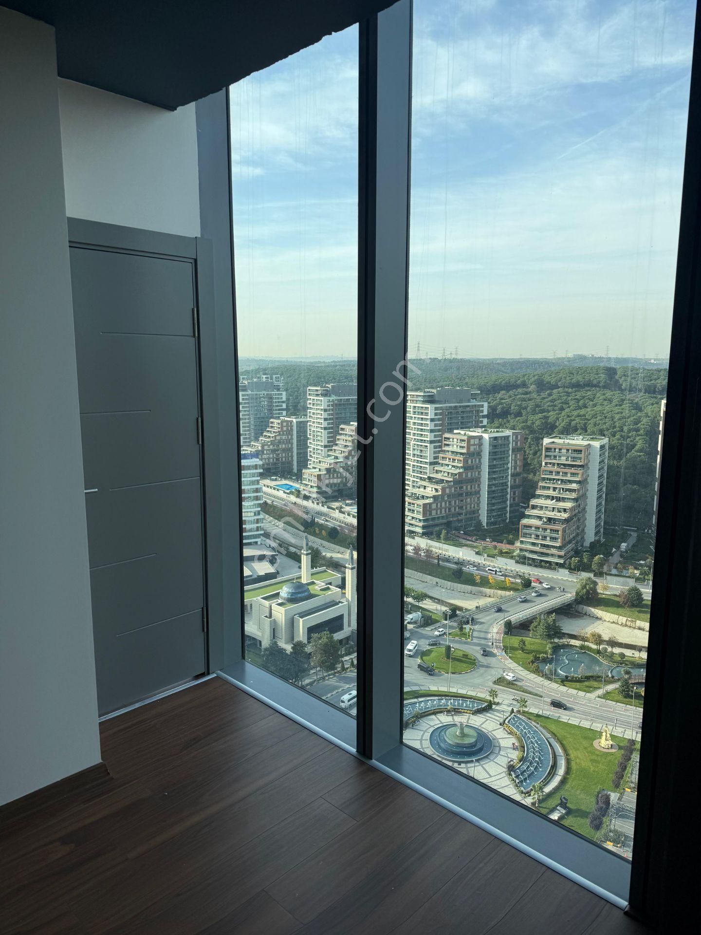 Kiralık Ofis Skyland'te Balkonlu Prestijli Remax Astyle - Görsel 4