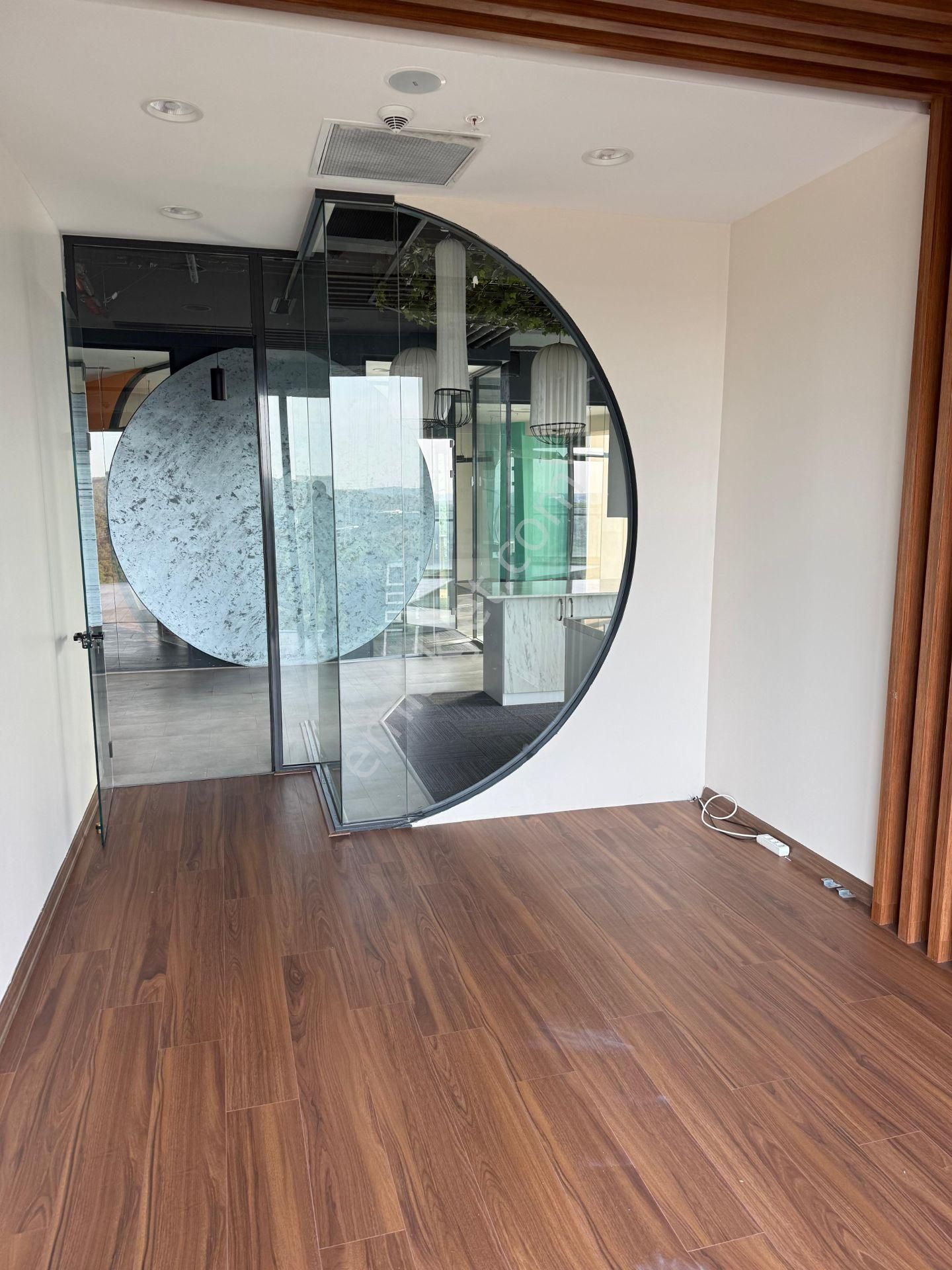Kiralık Ofis Skyland'te Balkonlu Prestijli Remax Astyle - Görsel 6