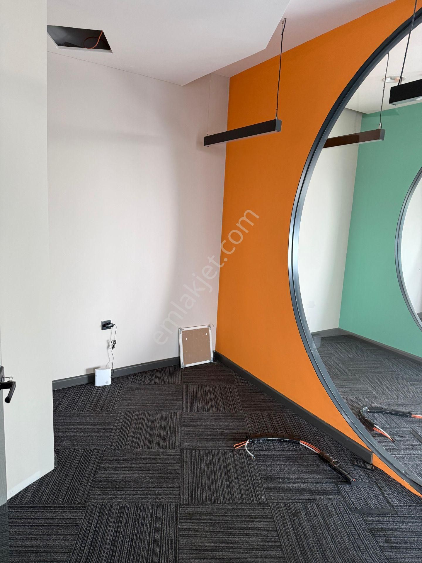 Kiralık Ofis Skyland'te Balkonlu Prestijli Remax Astyle - Görsel 12