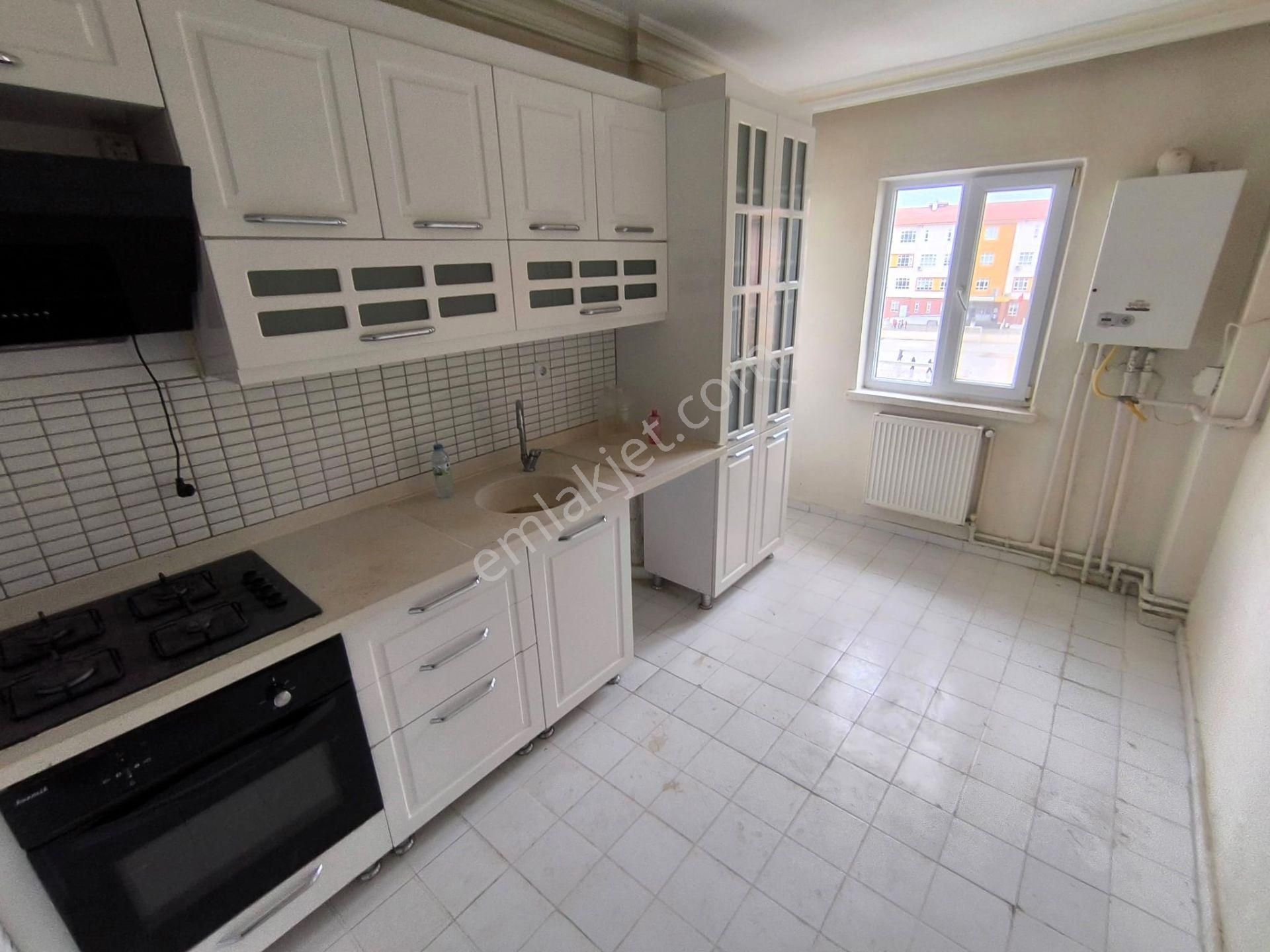 Örnek Emlak'tan Osmanlı Mahallesi Yapılı 3+1 Kiralık Daire