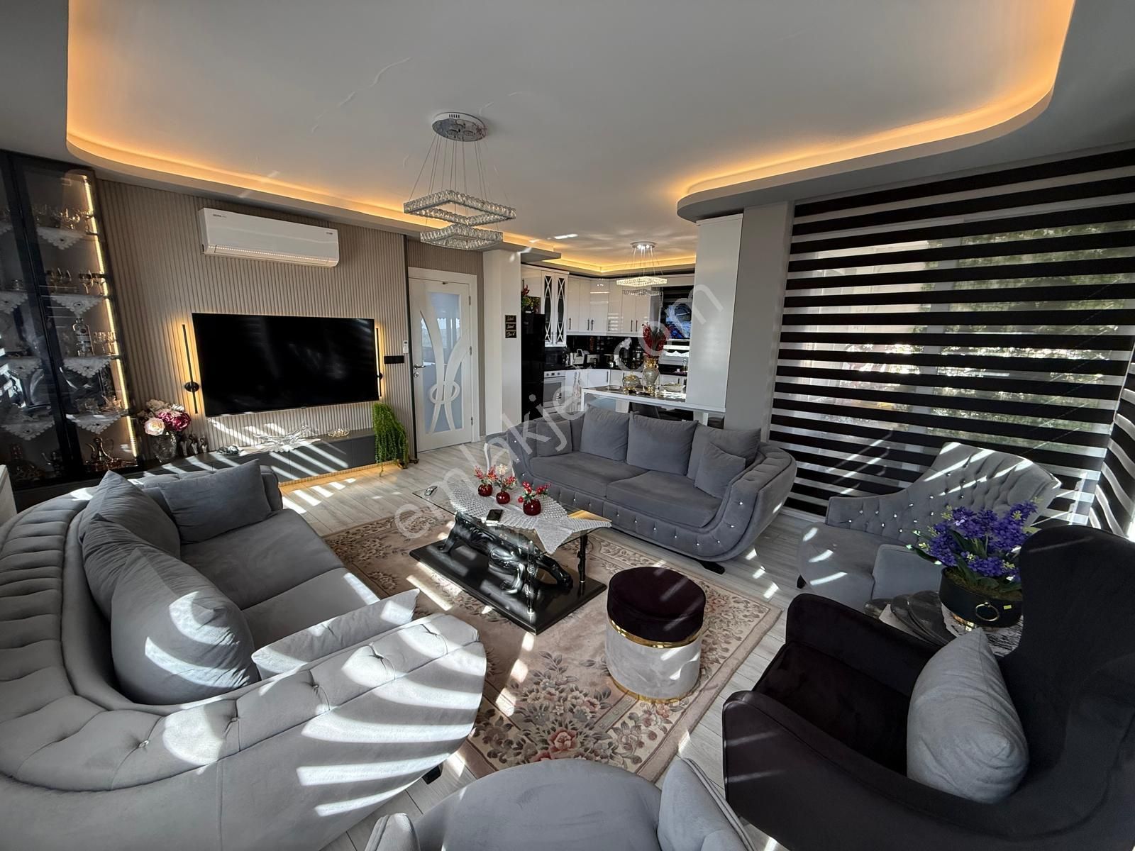 Remax Toros'tan Darısekisi'nde Lüks Tripleks 5+1 Eşyalı Villa - Görsel 7