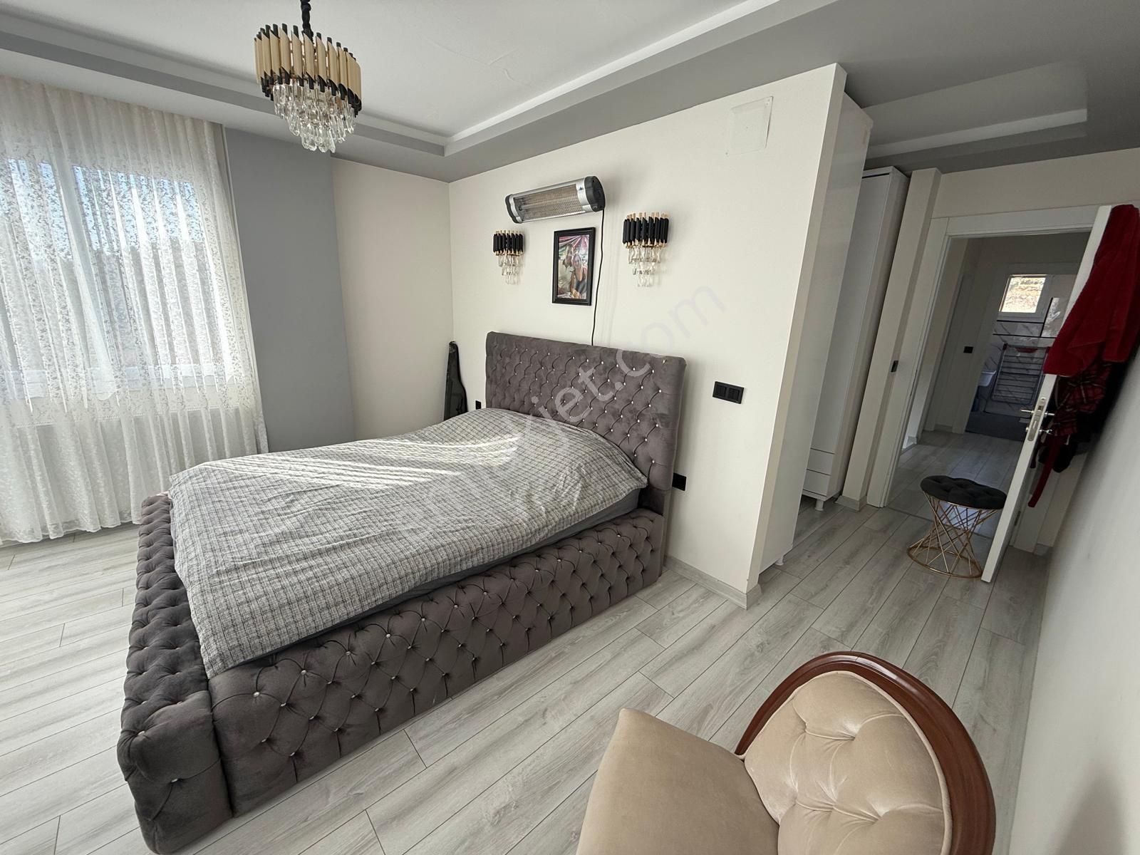 Remax Toros'tan Darısekisi'nde Lüks Tripleks 5+1 Eşyalı Villa - Görsel 13