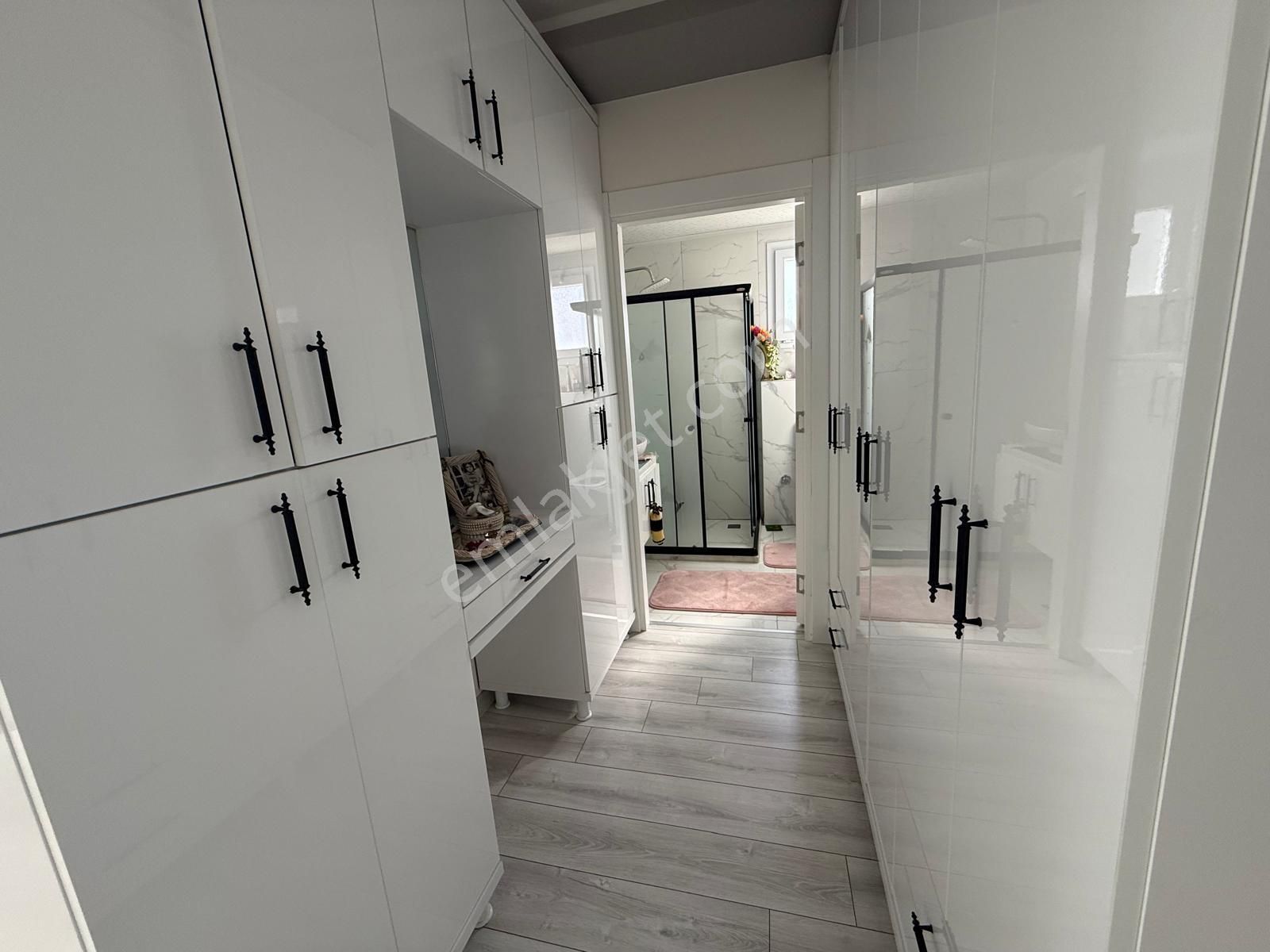 Remax Toros'tan Darısekisi'nde Lüks Tripleks 5+1 Eşyalı Villa - Görsel 18