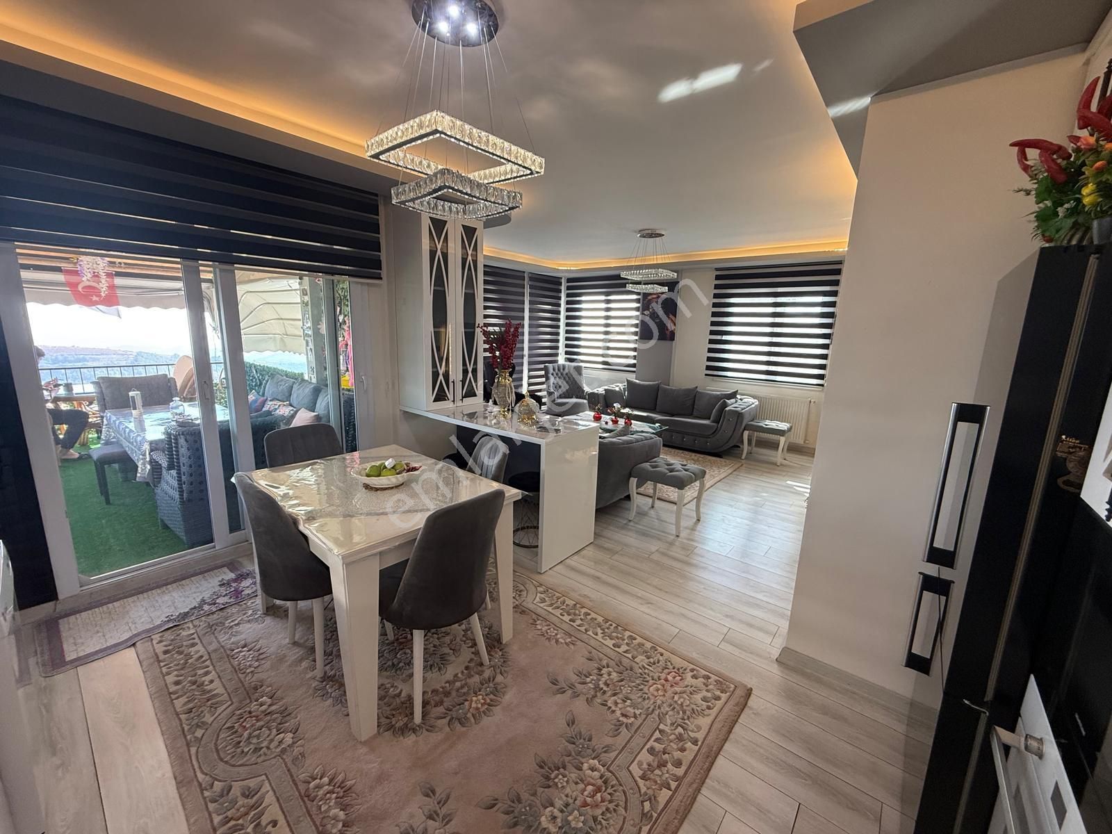 Remax Toros'tan Darısekisi'nde Lüks Tripleks 5+1 Eşyalı Villa - Görsel 9