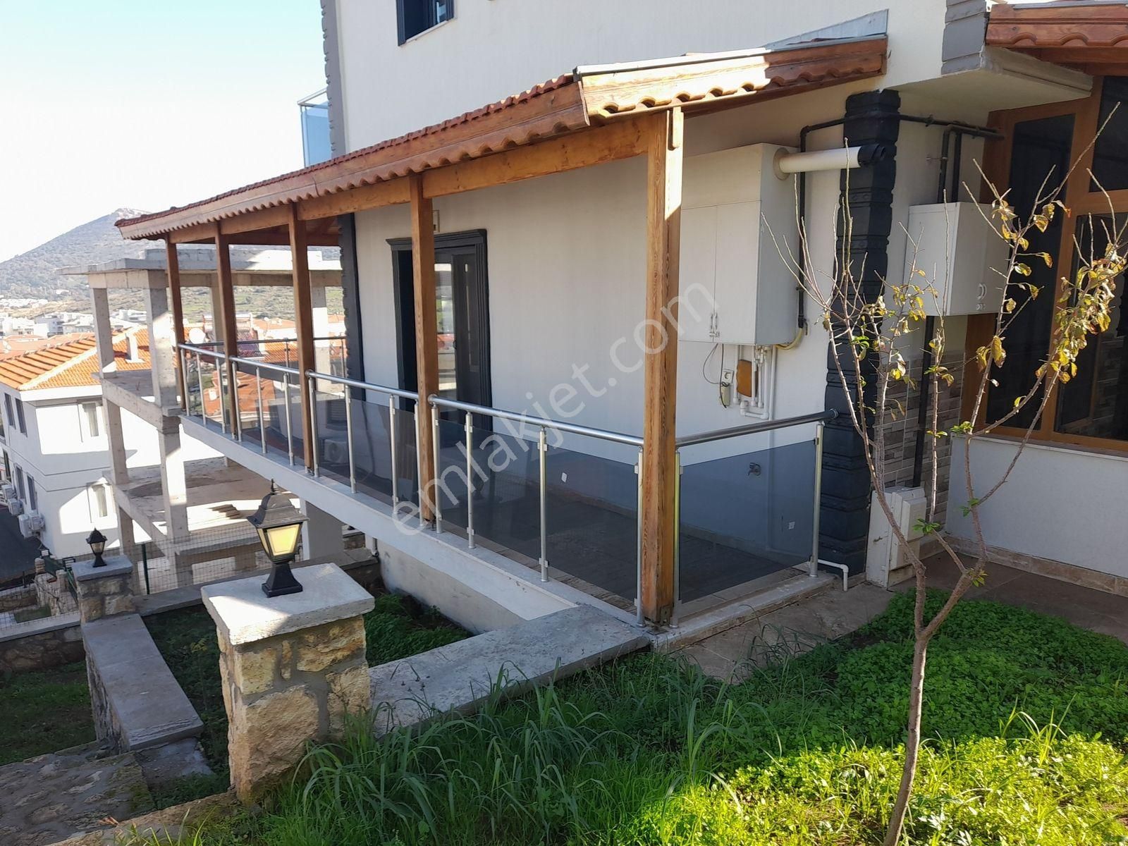 Yenifoça Narezende Deniz Manzaralı Doğalgazlı3+1 Trıbleks Villa - Görsel 11