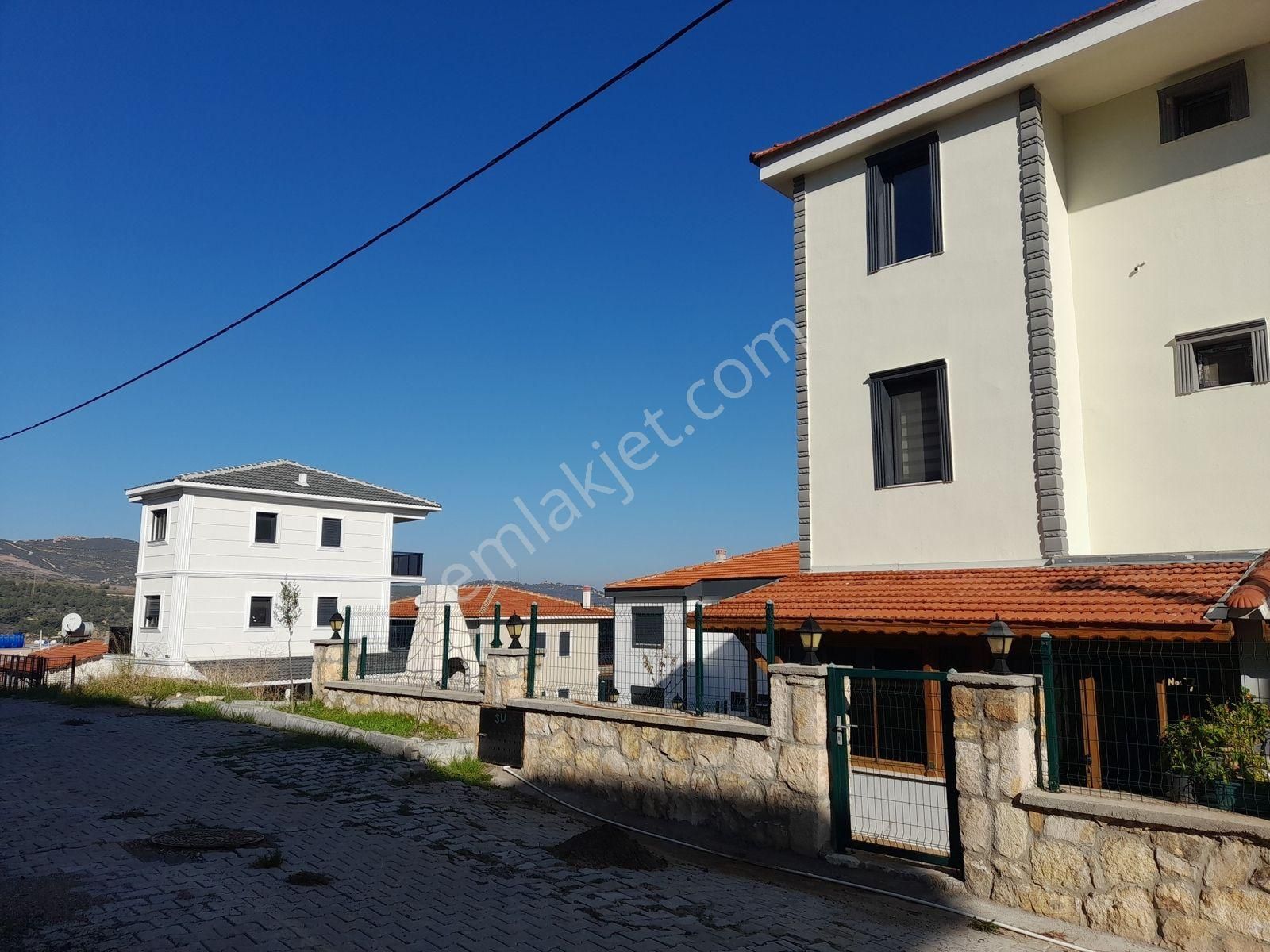 Yenifoça Narezende Deniz Manzaralı Doğalgazlı3+1 Trıbleks Villa - Görsel 4