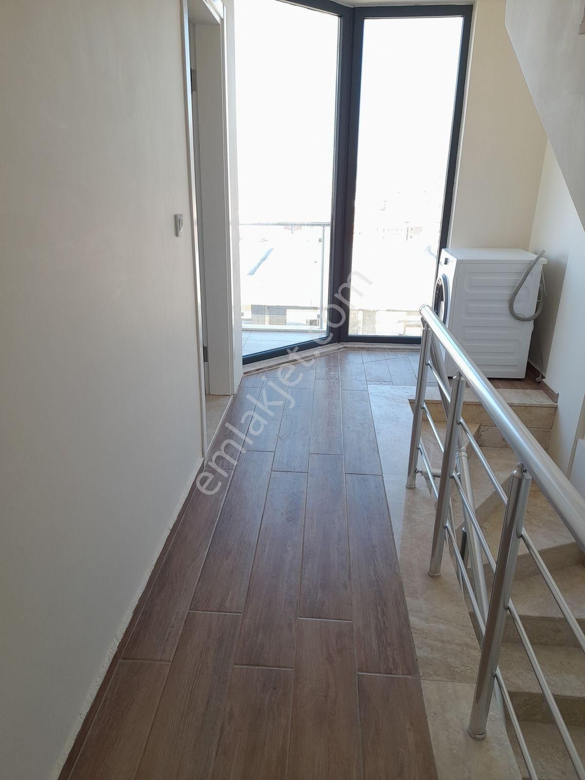 Yenifoça Narezende Deniz Manzaralı Doğalgazlı3+1 Trıbleks Villa - Görsel 16