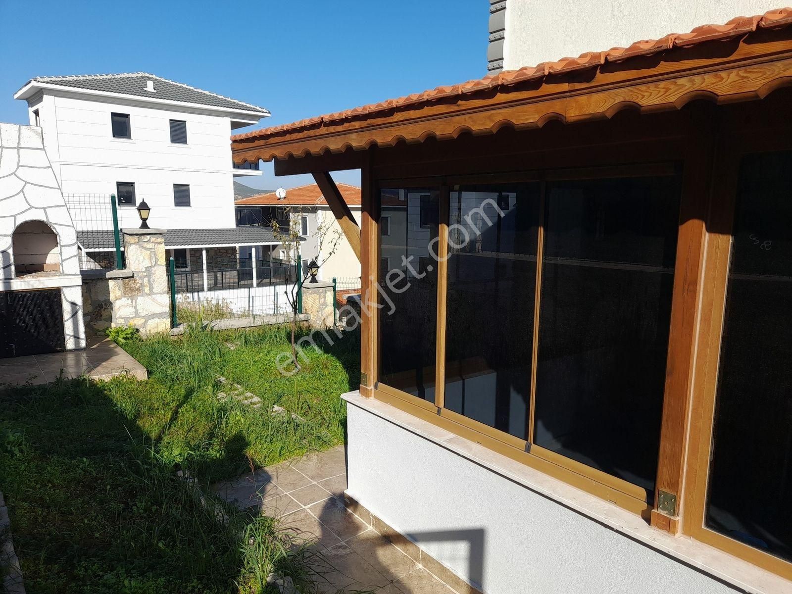 Yenifoça Narezende Deniz Manzaralı Doğalgazlı3+1 Trıbleks Villa - Görsel 12