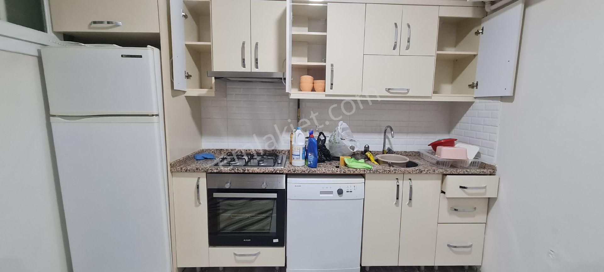 Artenew Emlak'tan Bornova Küçük Parkta E