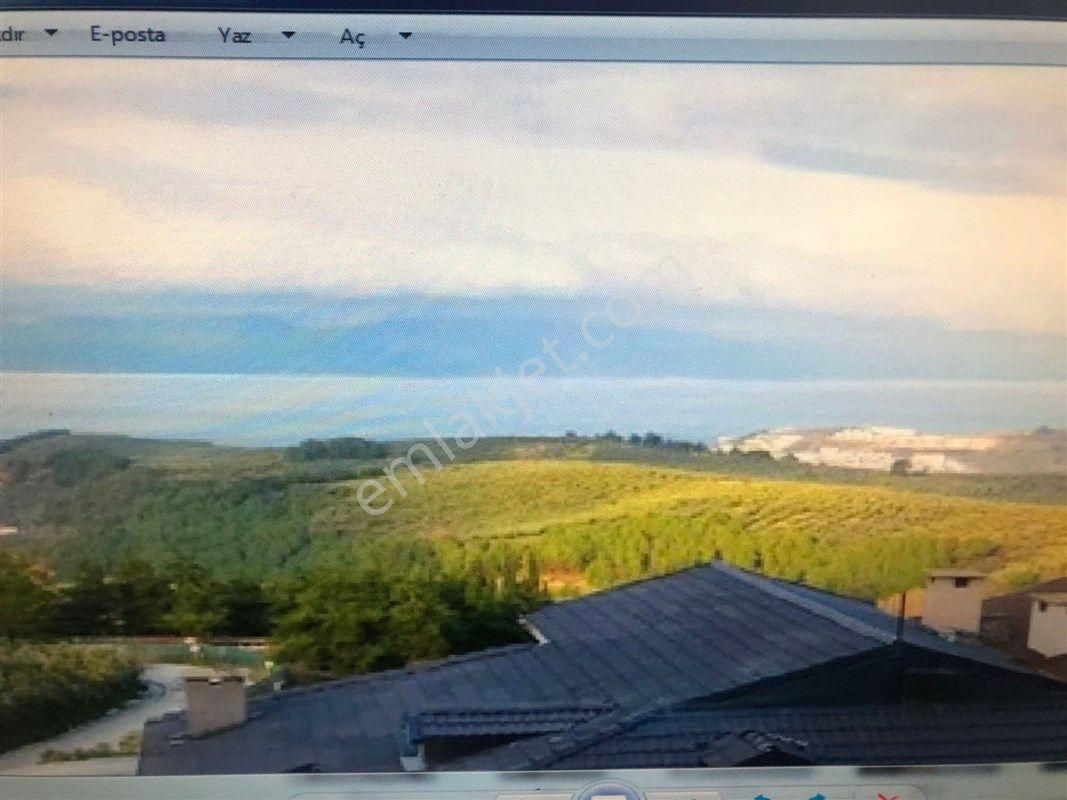 Mudanya Göynüklü'de Satılık Deniz Manzaralı 700 M2 Bahçeli Villa