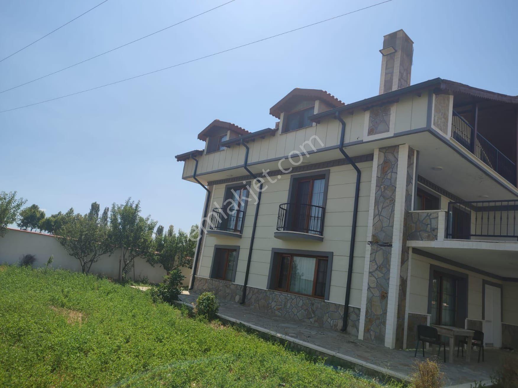 Kırklareli Erikli Yurdu Köyünde Satılık Çiftlik - Görsel 9