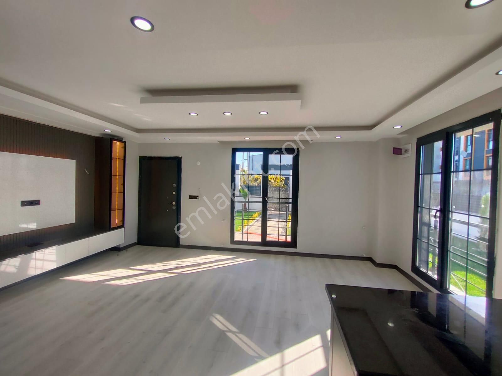 Tekirdağ Yeniçiftlik'de Merkeze ,okula,pazara Yakın Lüks Villa - Görsel 17