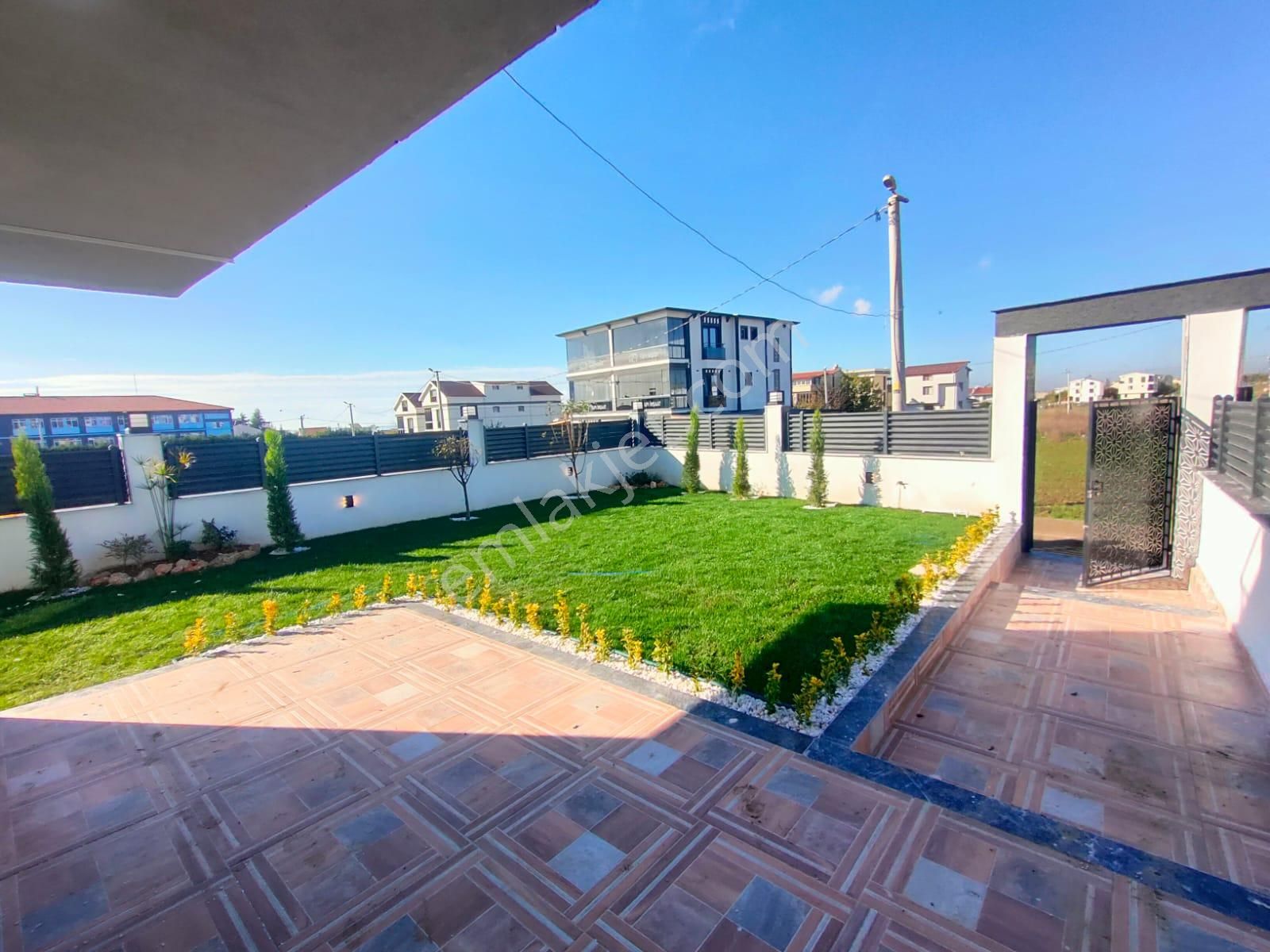 Tekirdağ Yeniçiftlik'de Merkeze ,okula,pazara Yakın Lüks Villa - Görsel 2