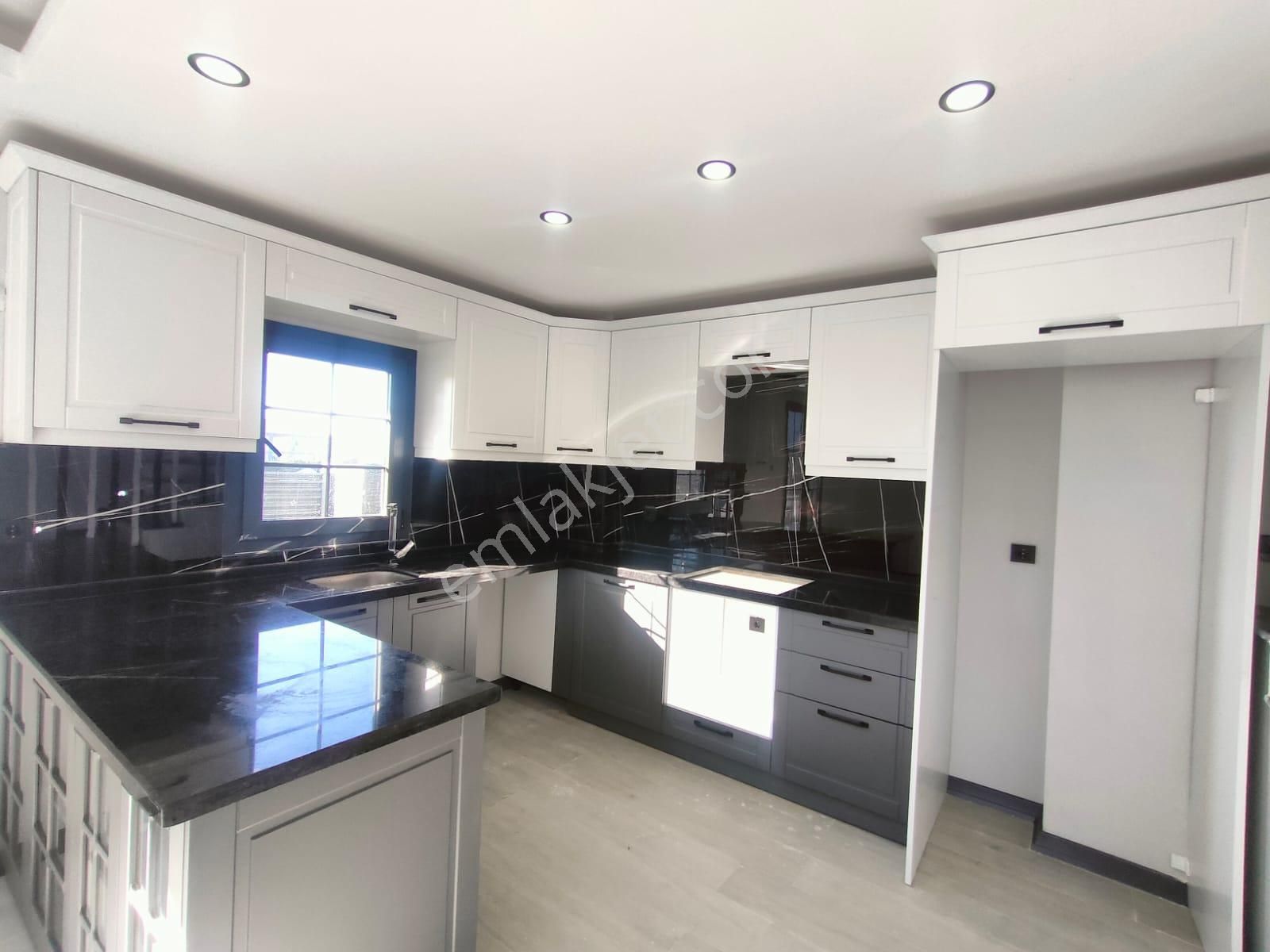 Tekirdağ Yeniçiftlik'de Merkeze ,okula,pazara Yakın Lüks Villa - Görsel 12