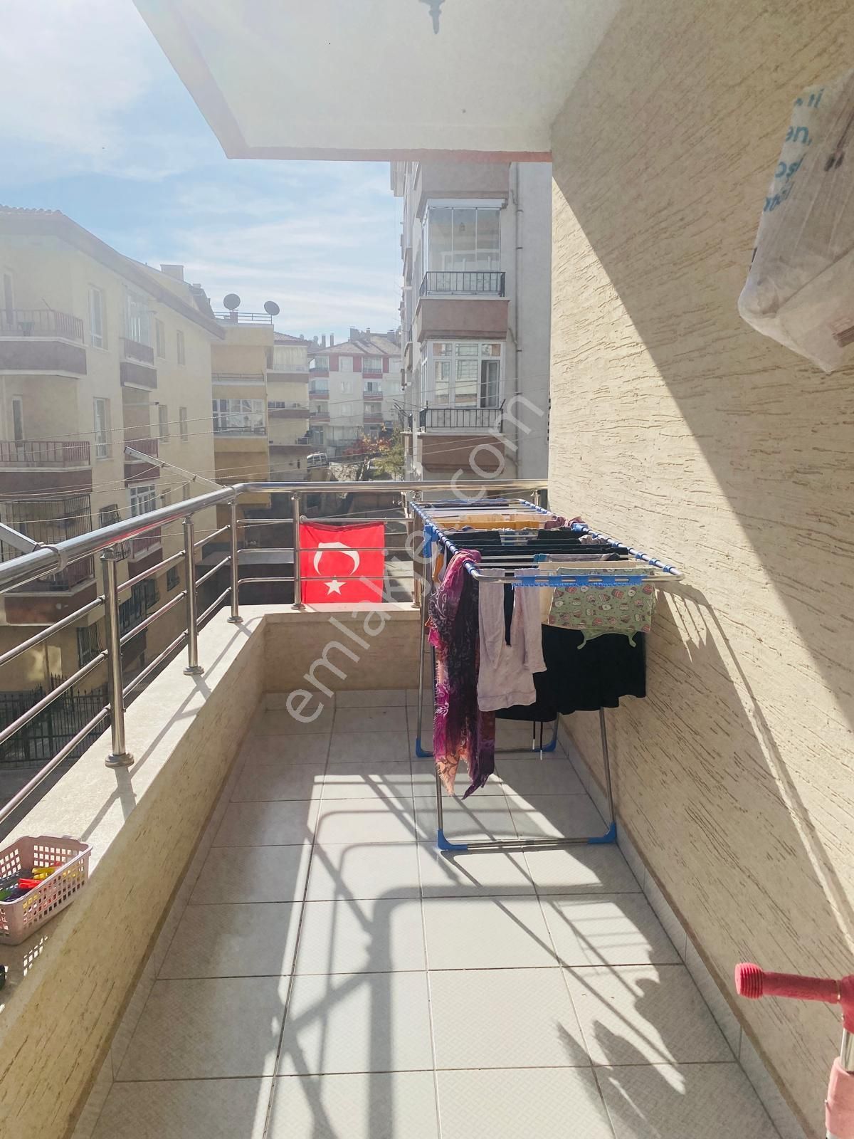 İmir Emlak'tan Güney Cephe 1.kat Ön Cephe Ebeveyn Banyolu Yapılı - Görsel 9