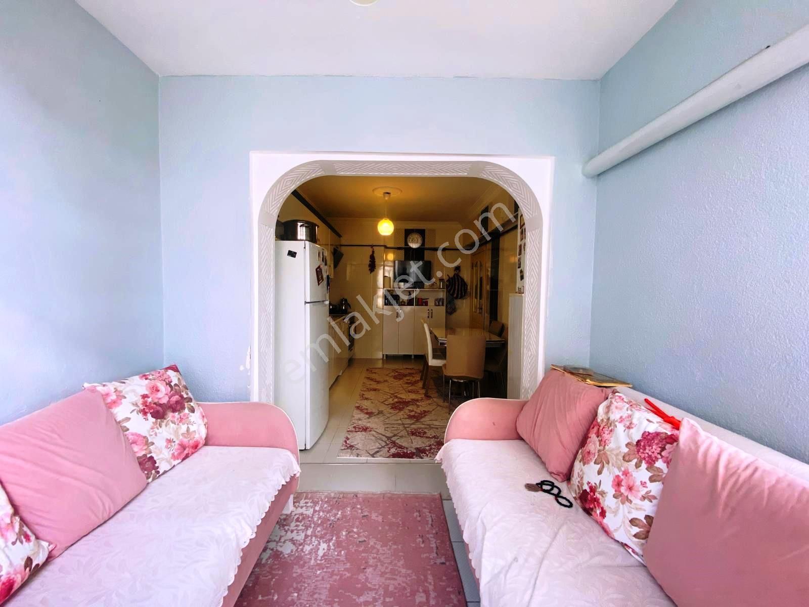 İmir Emlak'tan Güney Cephe 1.kat Ön Cephe Ebeveyn Banyolu Yapılı - Görsel 14