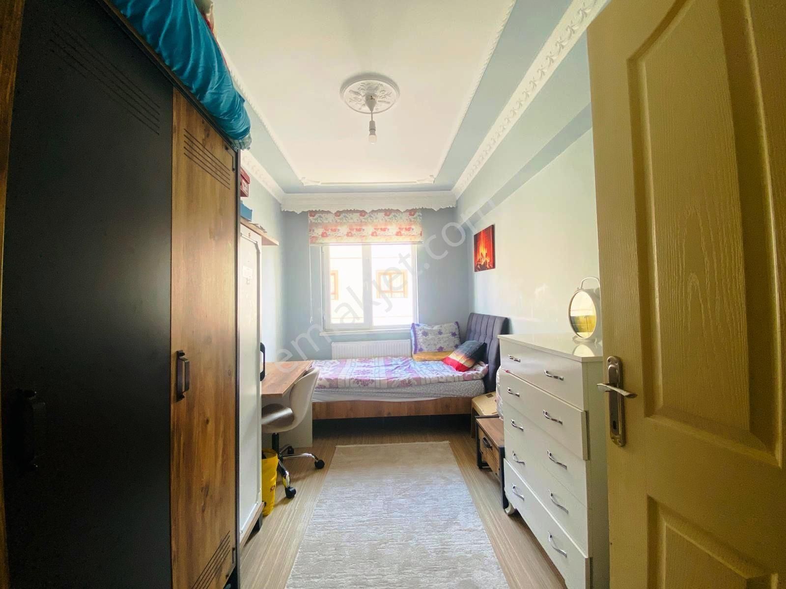 İmir Emlak'tan Güney Cephe 1.kat Ön Cephe Ebeveyn Banyolu Yapılı - Görsel 19