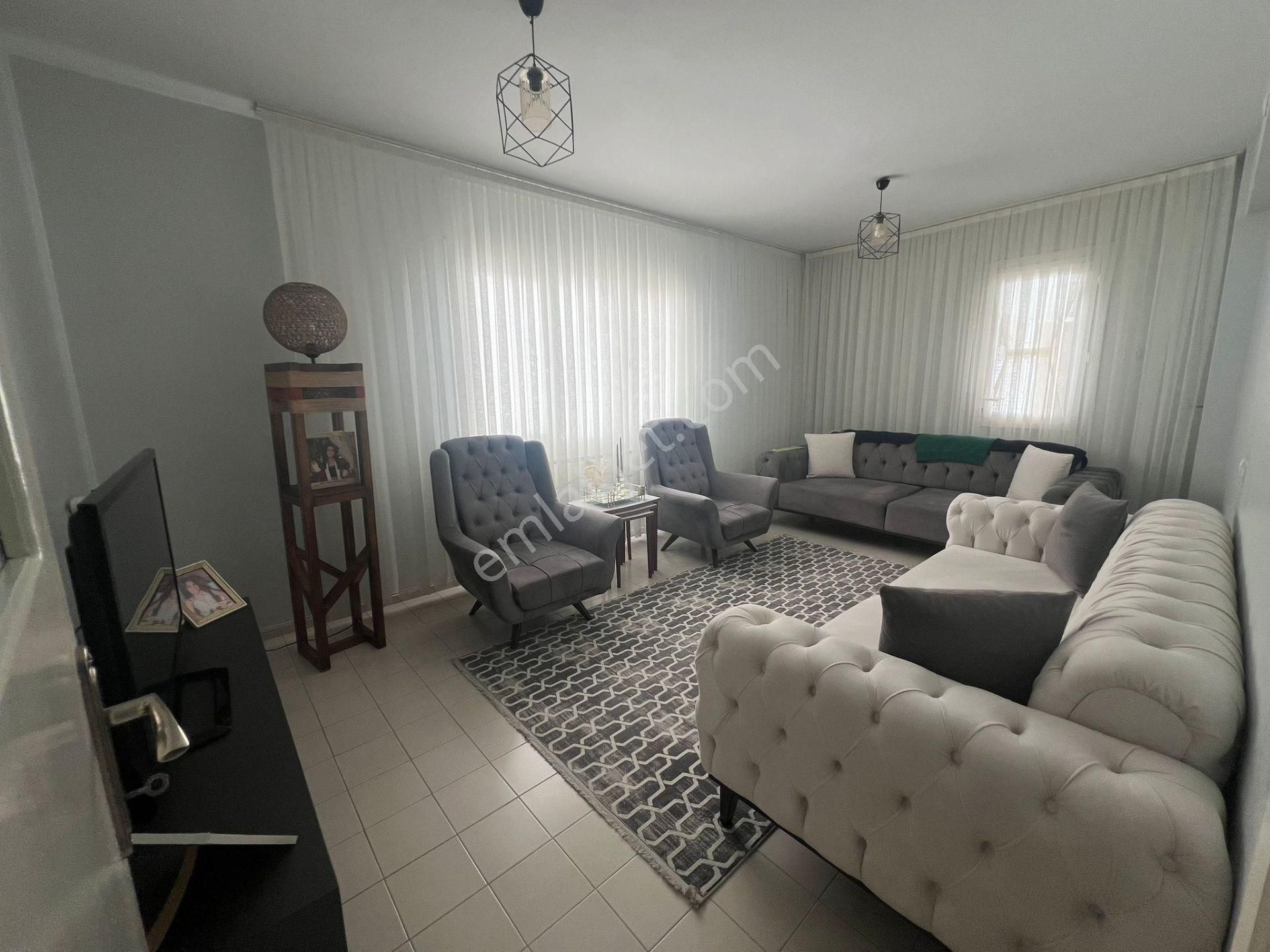 Acil Buca İşçievleri Yiğitler Mahde 2+1 95m2 Ayrı Mutfak Arakat Ferah Daire