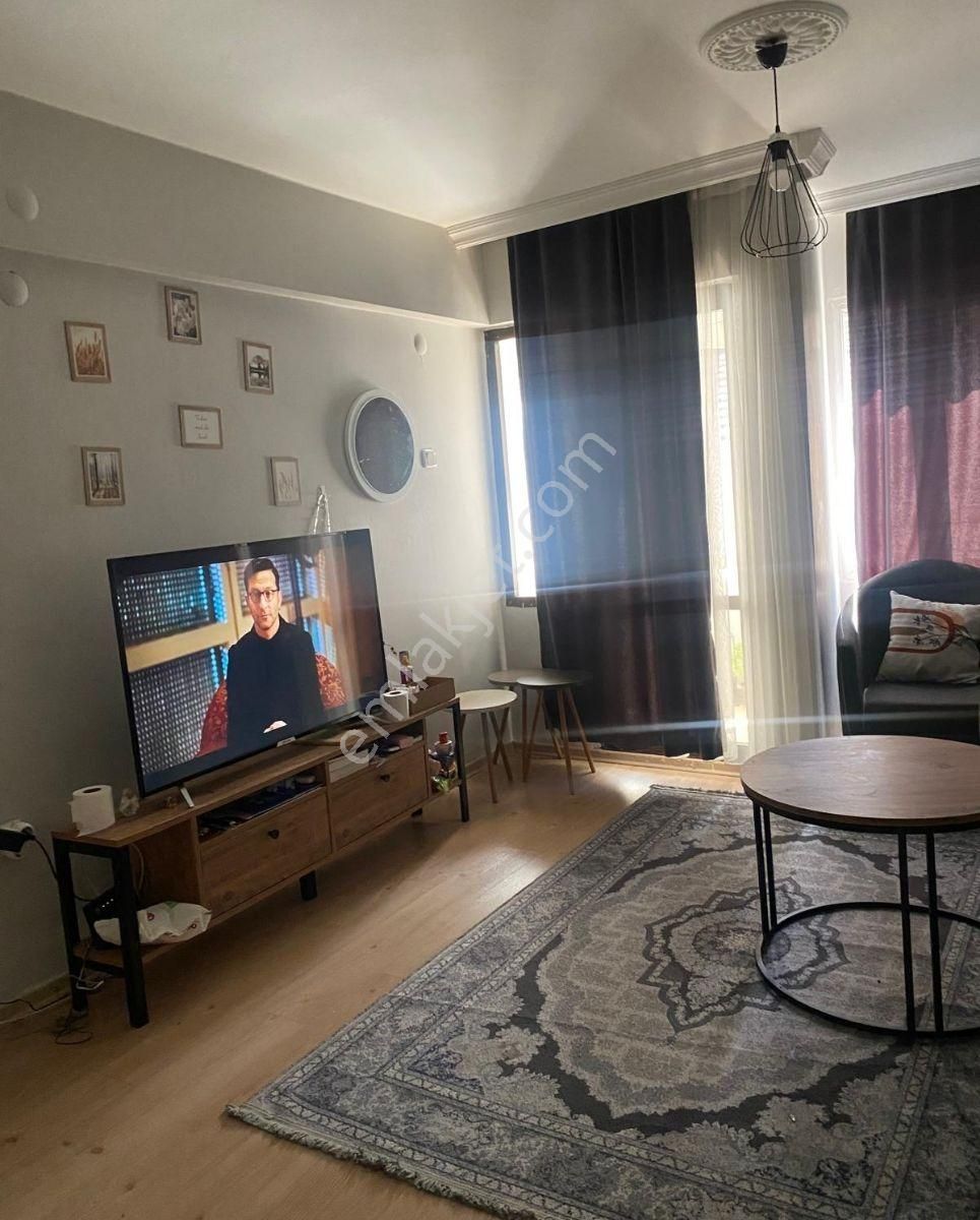 Alsancak Merkezde Eşyalı Satılık 1+1 Daire - Görsel 5