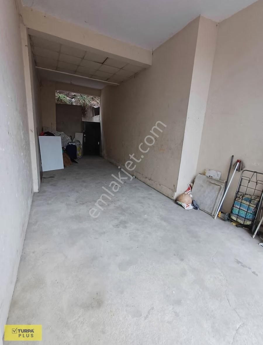 Konak Eşrefpaşa Cadde Yakını Kiralık Dükkan 60 M2