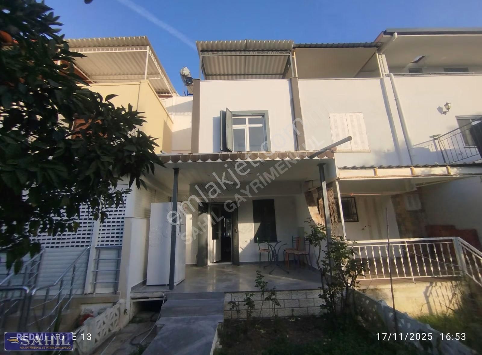 Sahile 750 M Site İçi, Çift Cepheli Bahçeli, Tadilatlı Şık Yaz