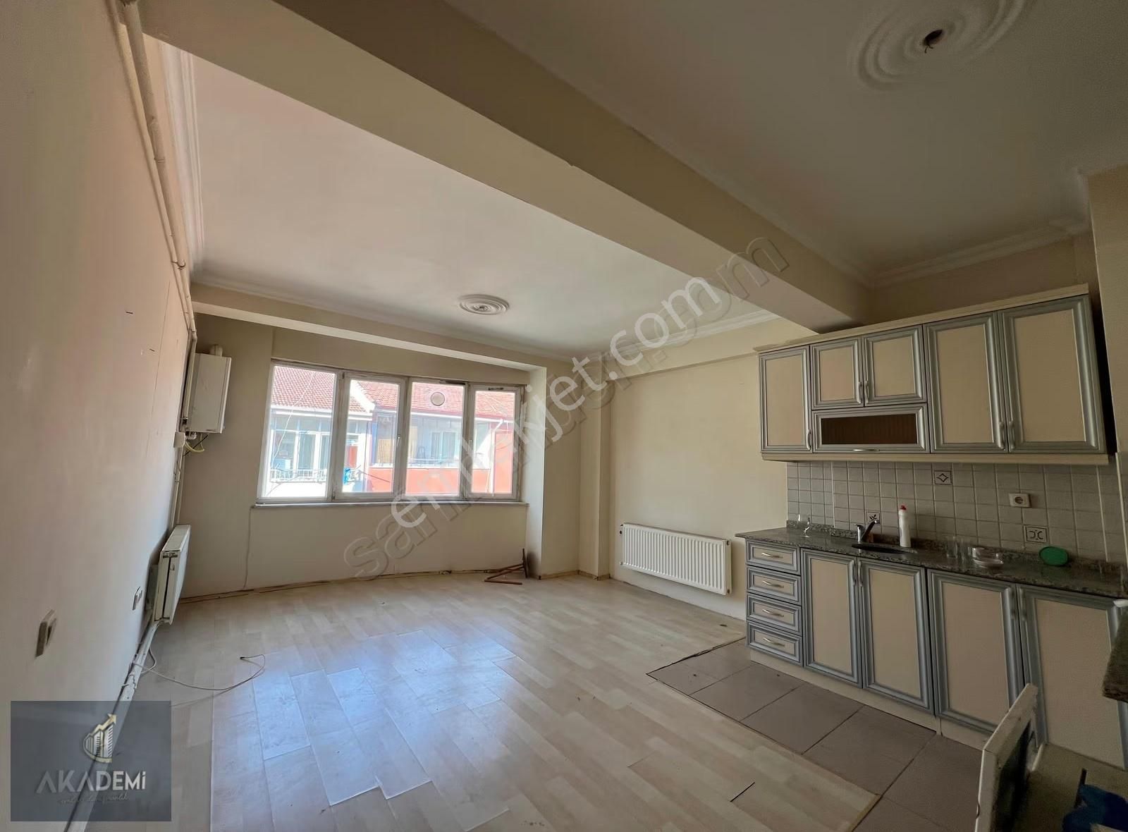 Akademi'den Depozitosuz Asansörlü Amerikan Mutfaklı 1+1