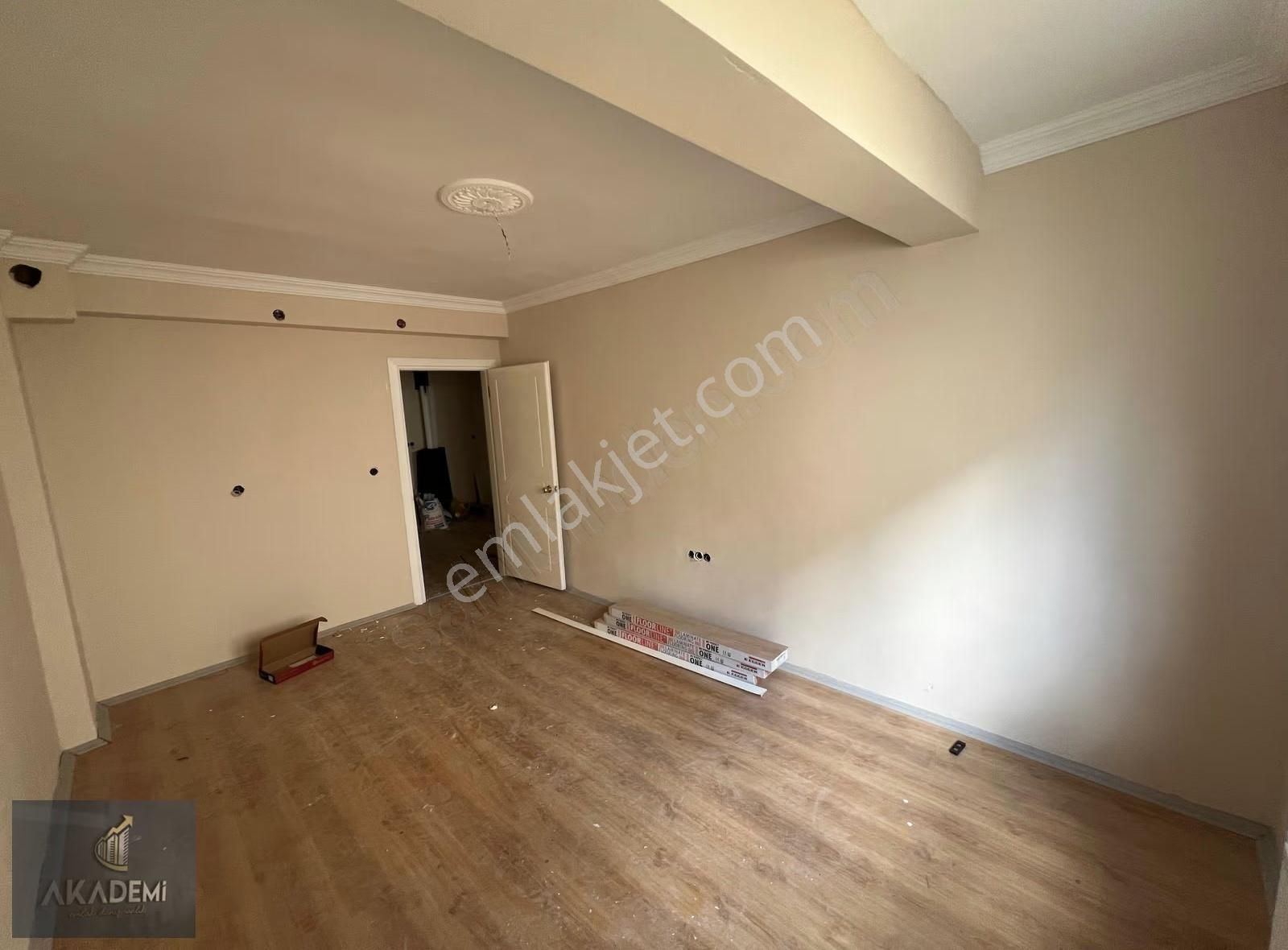 Akademi Emlak'tan Çamlıca'da Geniş Kiralık 1+1 - Görsel 8